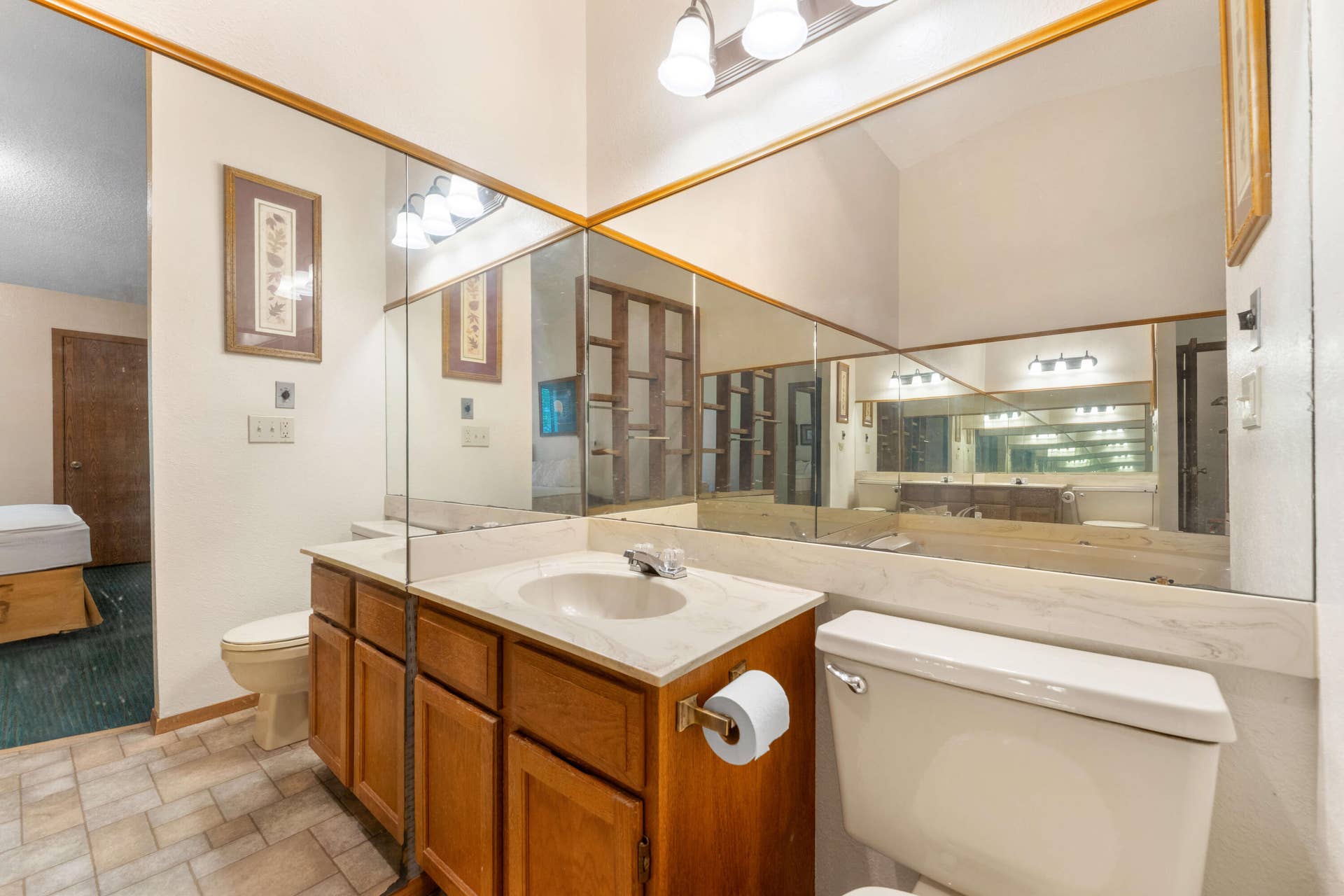 481 Ozark Mountain Resort Drive, #81, Kimberling City, MO 65686 Bathroom