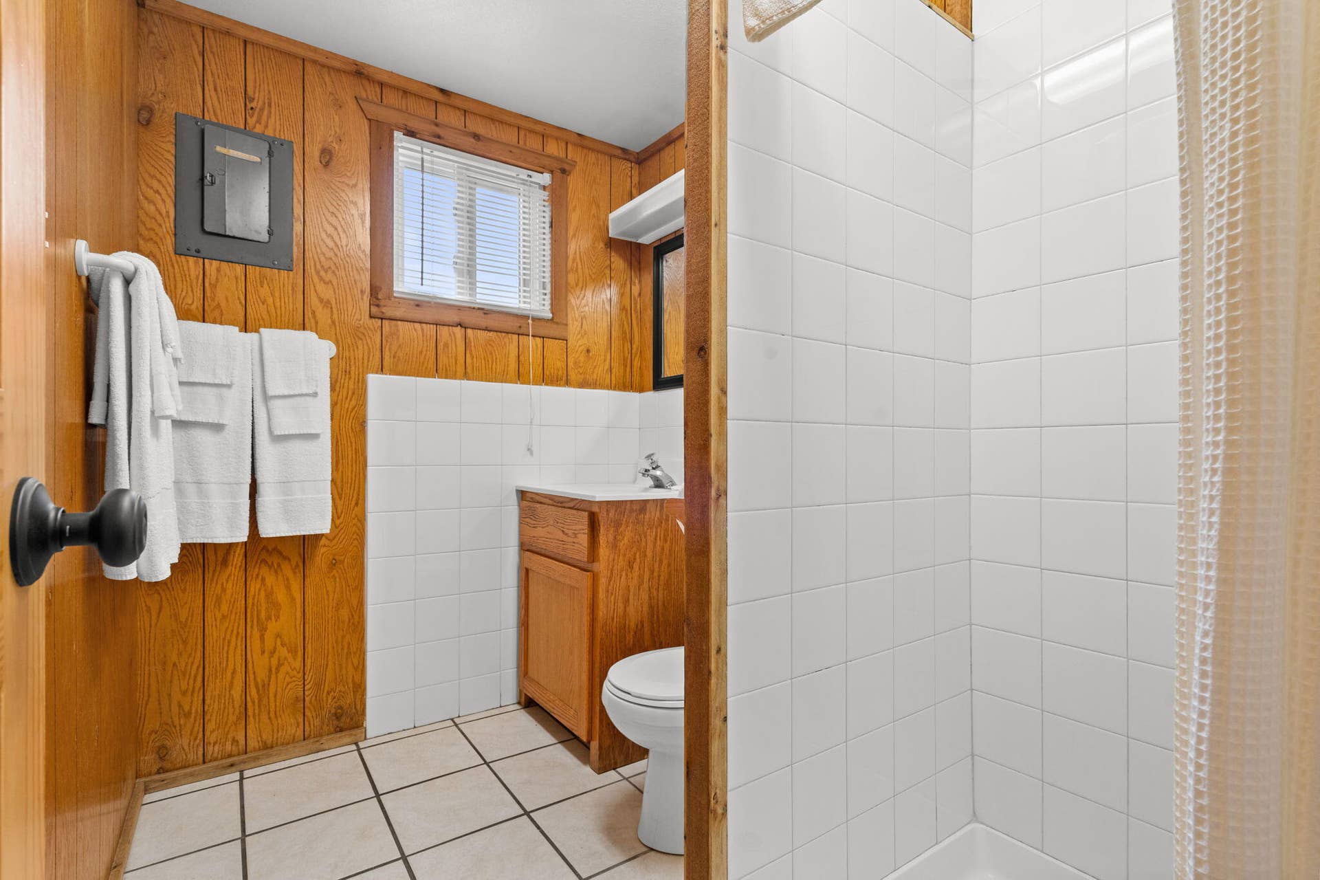 346 Terrace Crest Lane, #1, Reeds Spring, MO 65737 346-Terrace-Crest-Ln-Modern-Bath