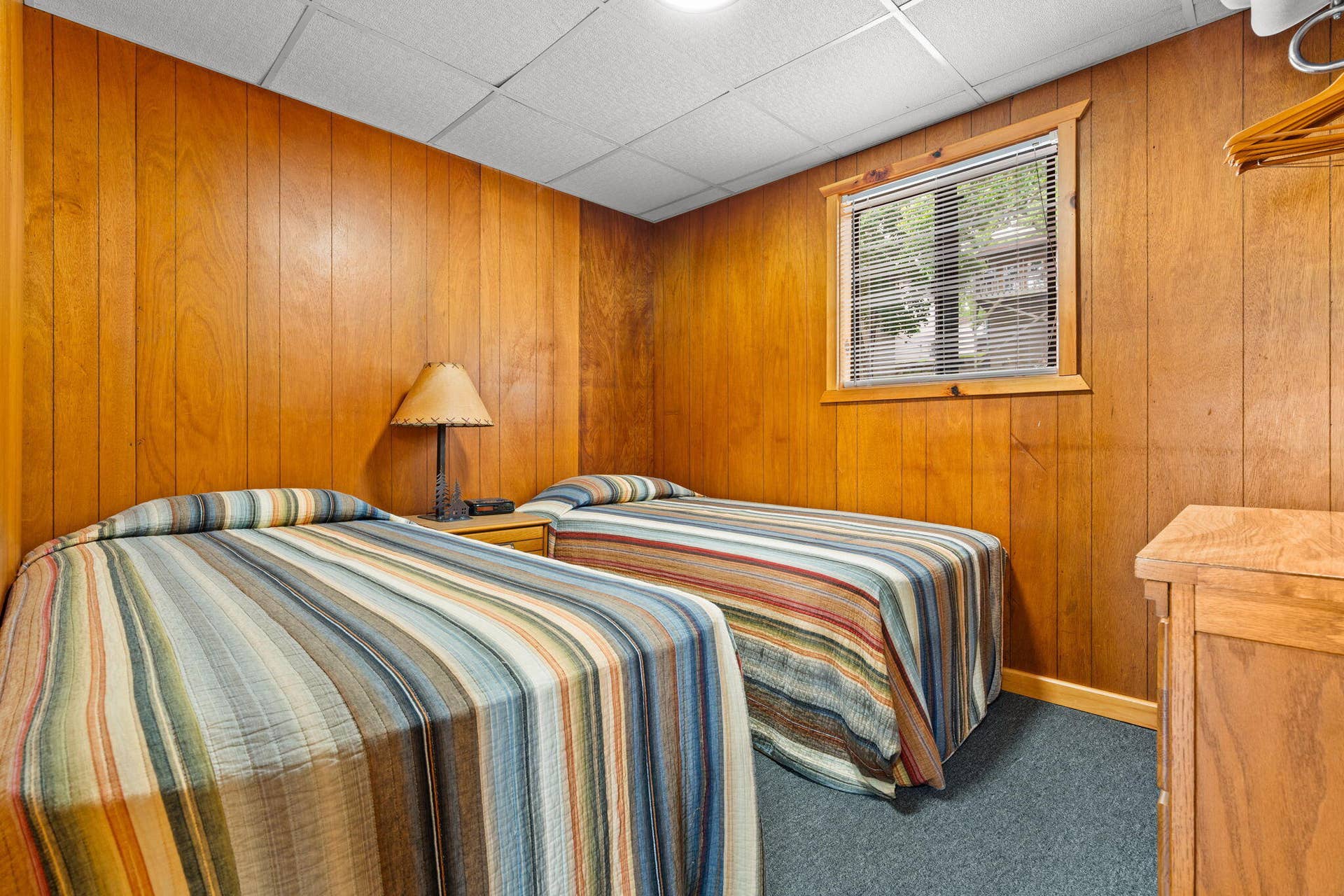 346 Terrace Crest Lane, #3, Reeds Spring, MO 65737 346-Terrace-Crest-Ln-Sleep-&-Relax