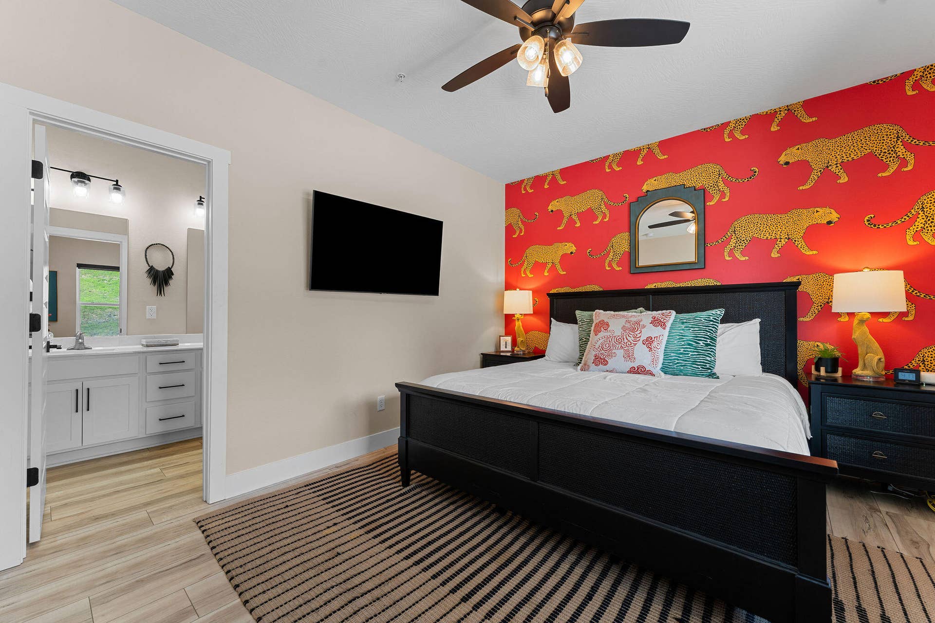 147 Frontier Way, #24, Kimberling City, MO 65686 En-Suite Bedroom