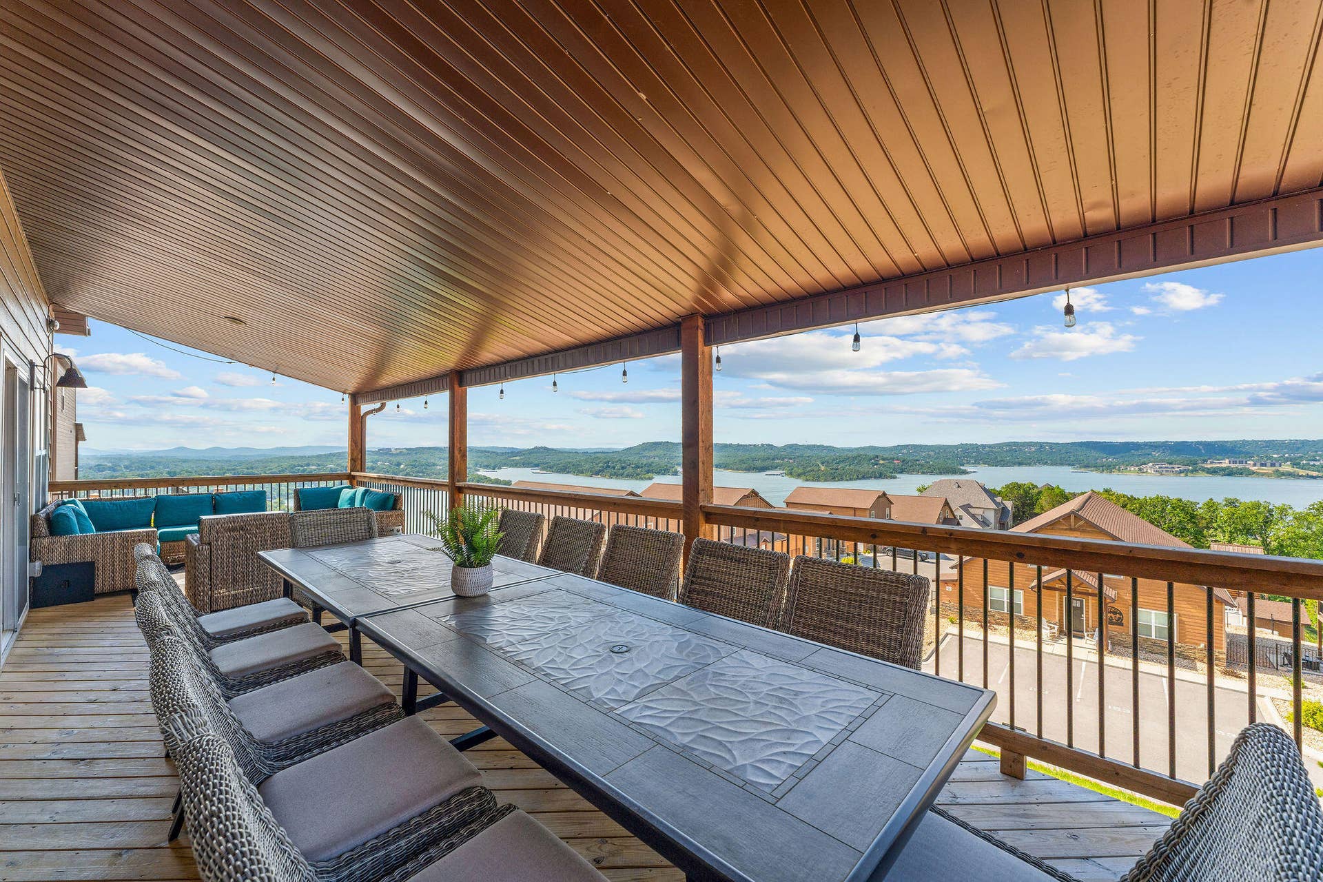 147 Frontier Way, #24, Kimberling City, MO 65686 Outdoor Seating