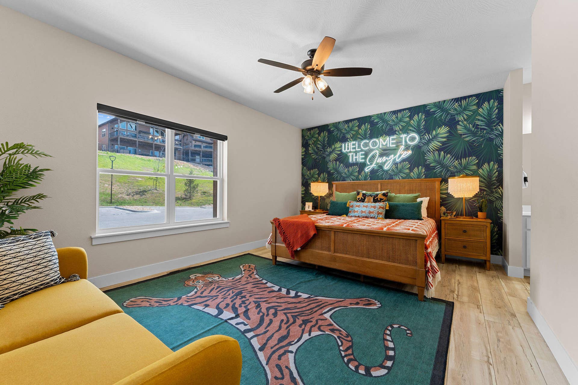 147 Frontier Way, #24, Kimberling City, MO 65686 En-Suite Bedroom
