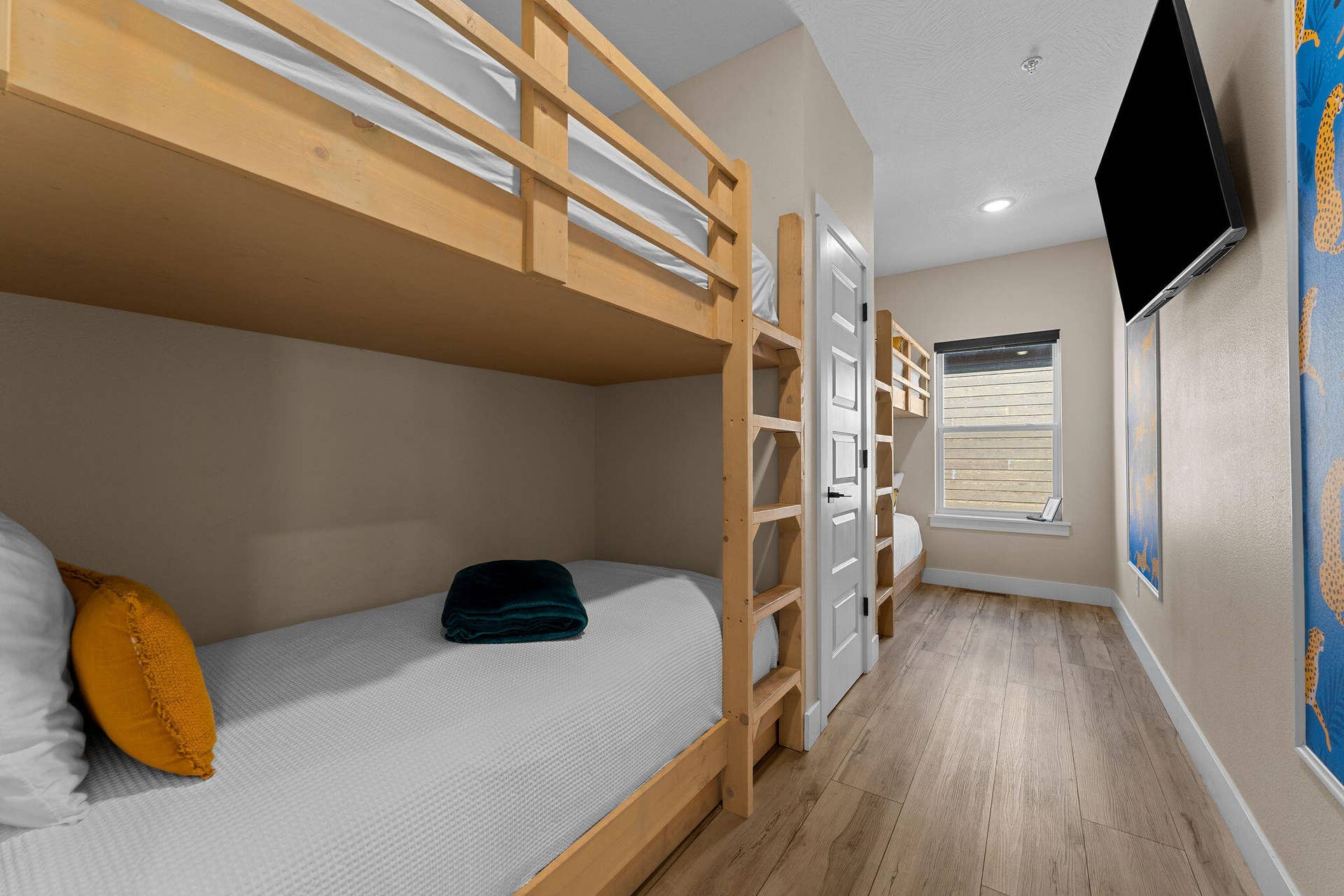 147 Frontier Way, #24, Kimberling City, MO 65686 Bunk Room