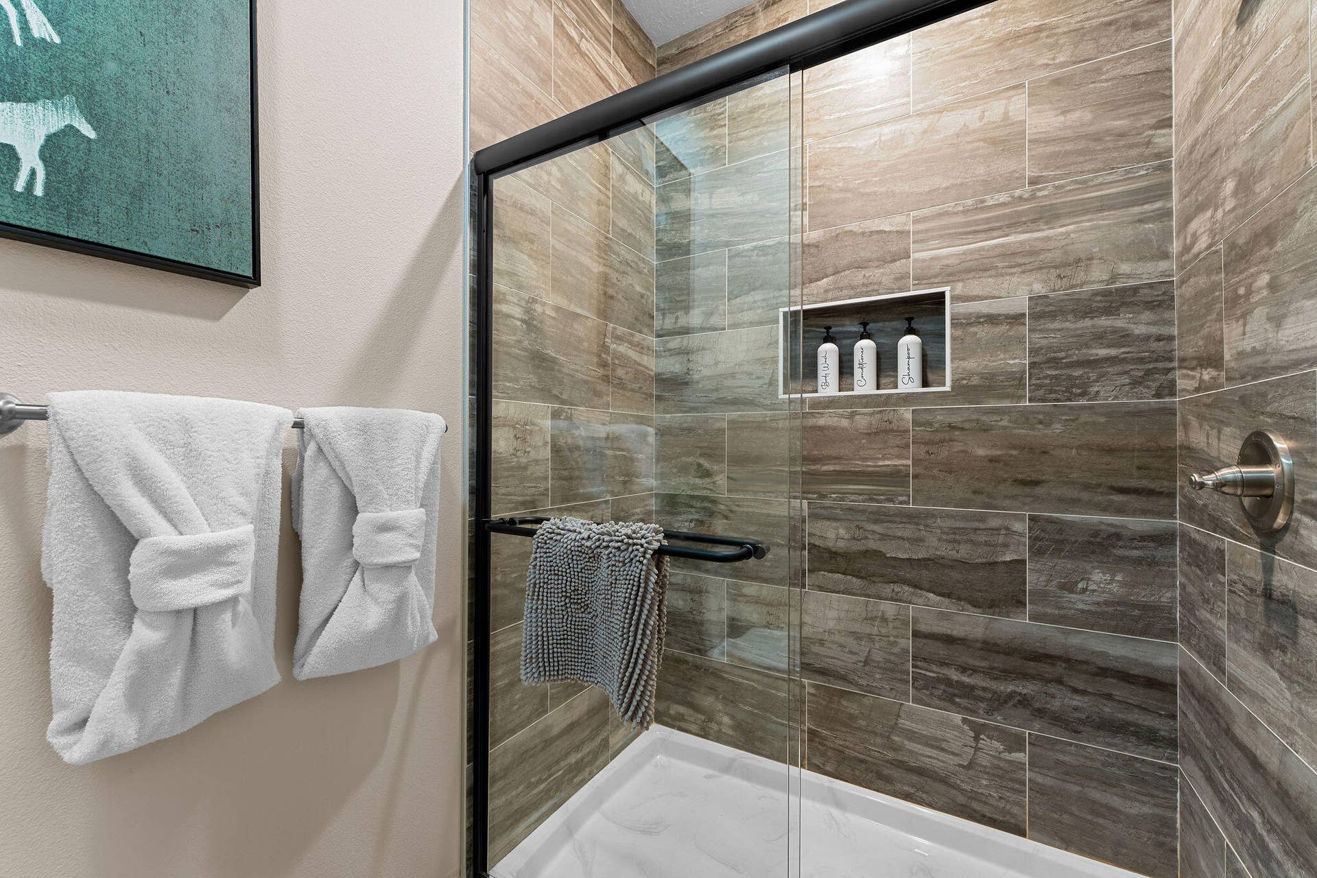 147 Frontier Way, #24, Kimberling City, MO 65686 En-Suite Bedroom