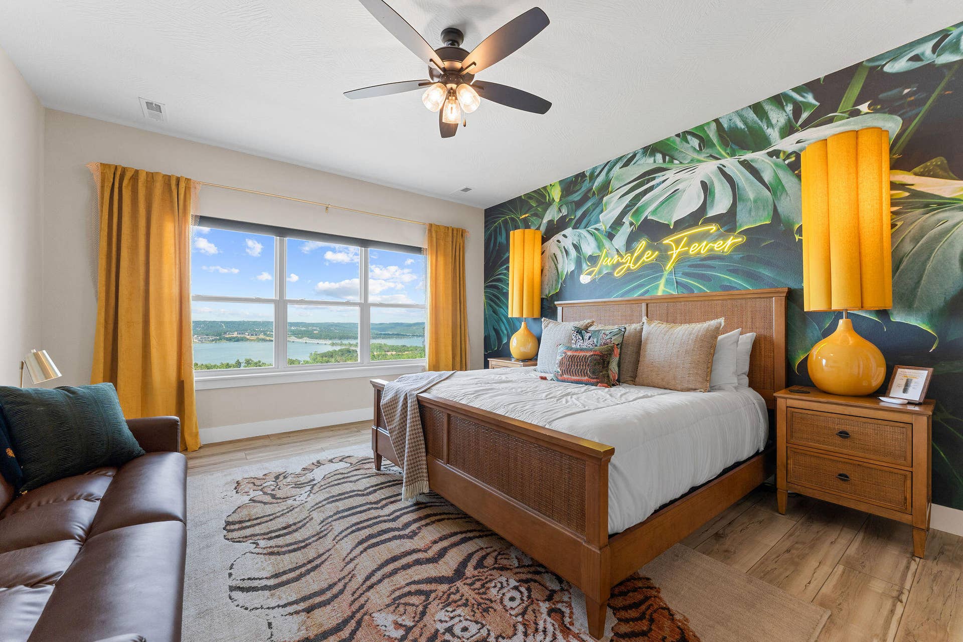 147 Frontier Way, #24, Kimberling City, MO 65686 En-Suite Bedroom