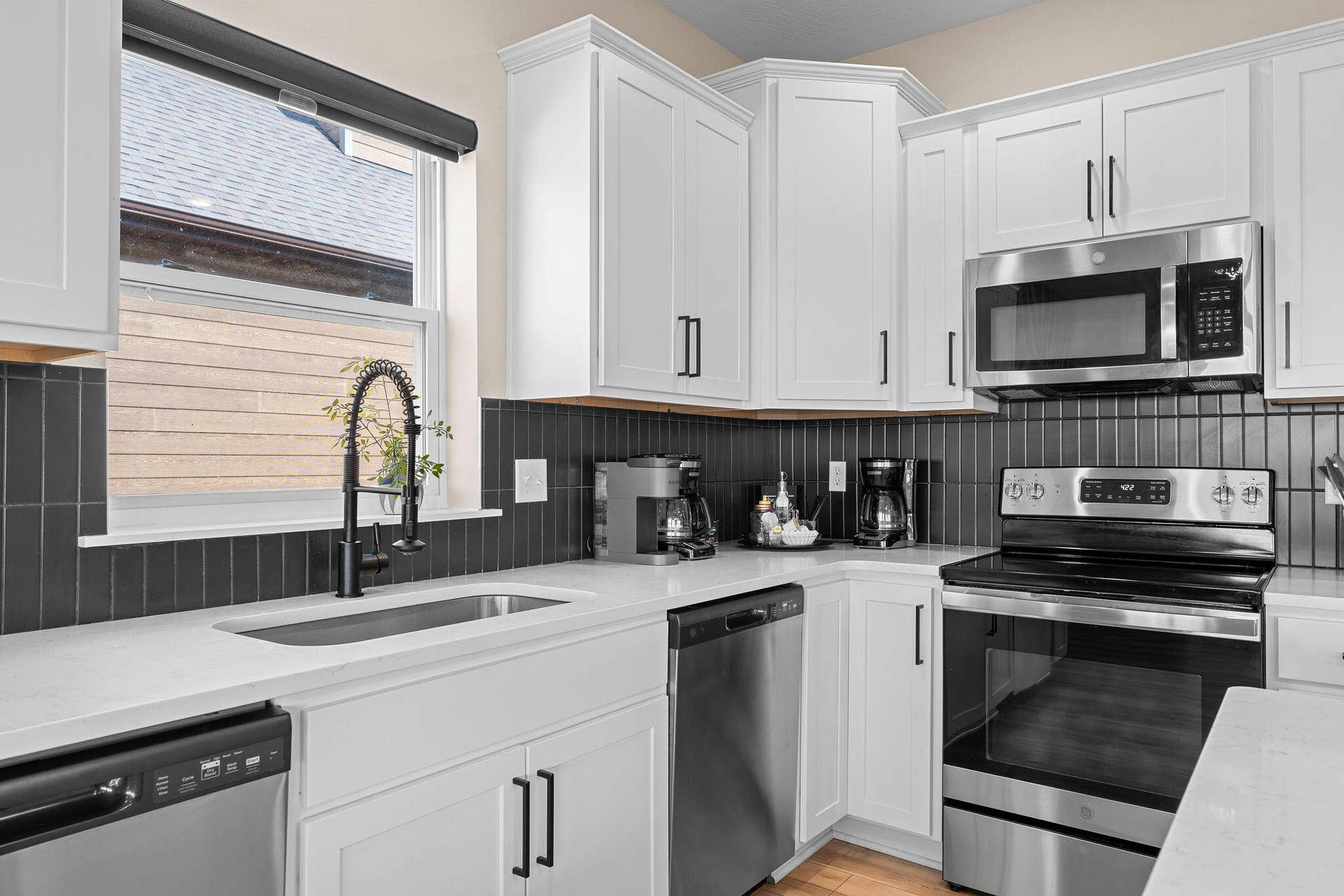 147 Frontier Way, #24, Kimberling City, MO 65686 Kitchen