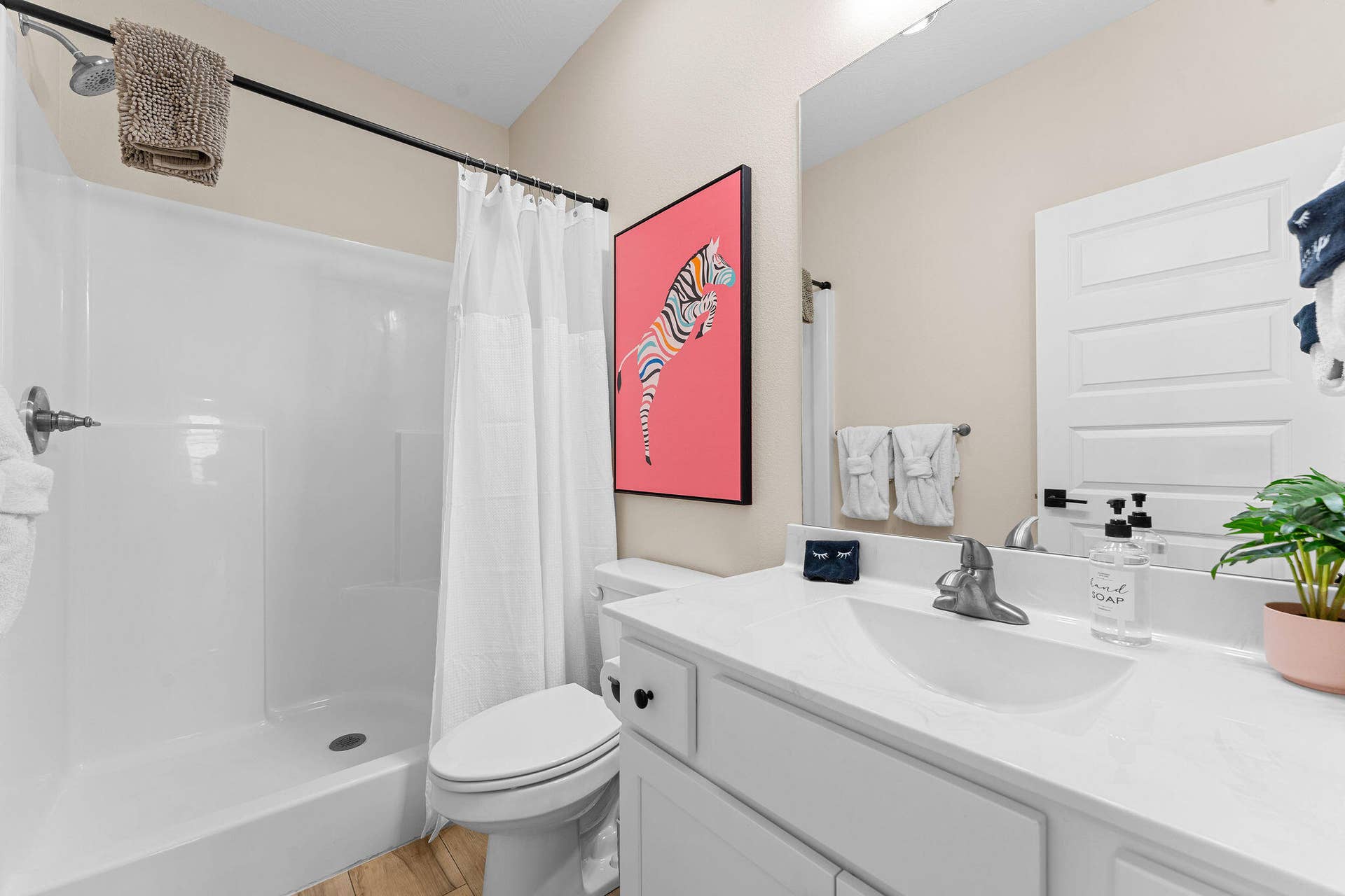 147 Frontier Way, #24, Kimberling City, MO 65686 Bathroom