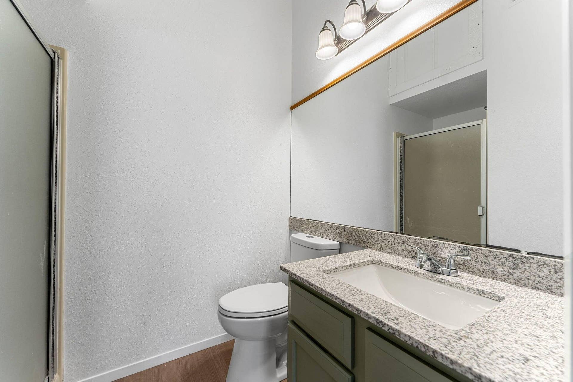 521 Ozark Mountain Resort Drive, #91, Kimberling City, MO 65686 Newly Updated Bathroom