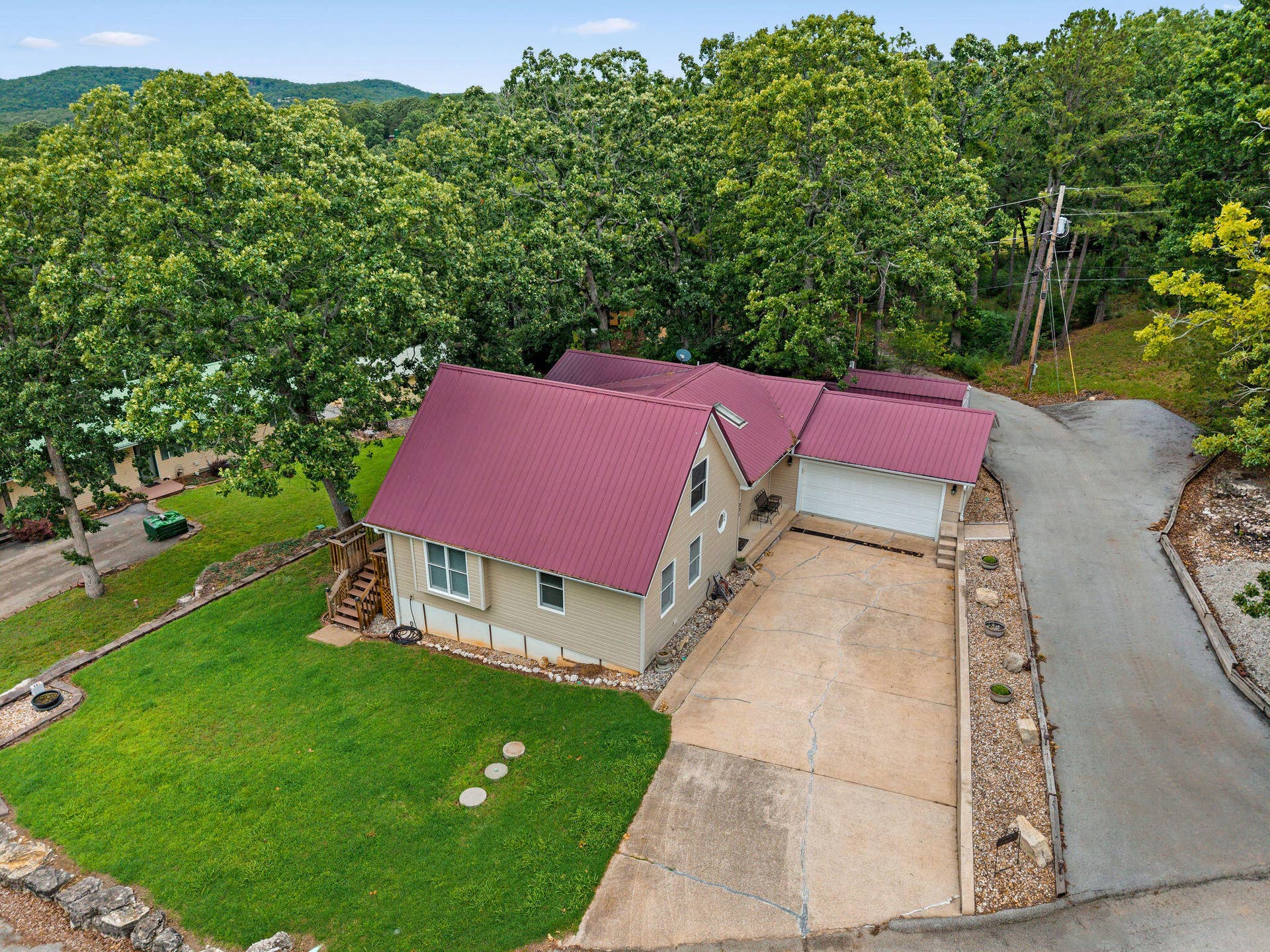 221 Stump Hollow Lane, Branson West, MO 65737 DJI_20260607120304_0108_D_1