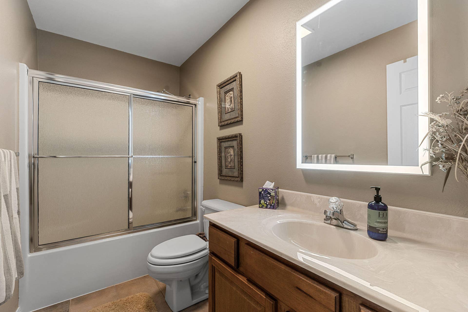 201 Point Seven Road, #8, Kimberling City, MO 65686 Lower Level Guest Bathroom
