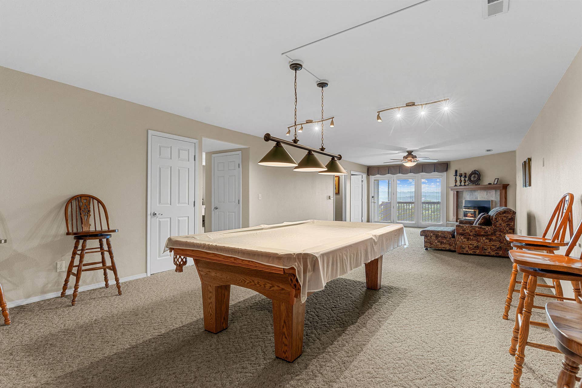 201 Point Seven Road, #8, Kimberling City, MO 65686 Wet Bar to Family Room