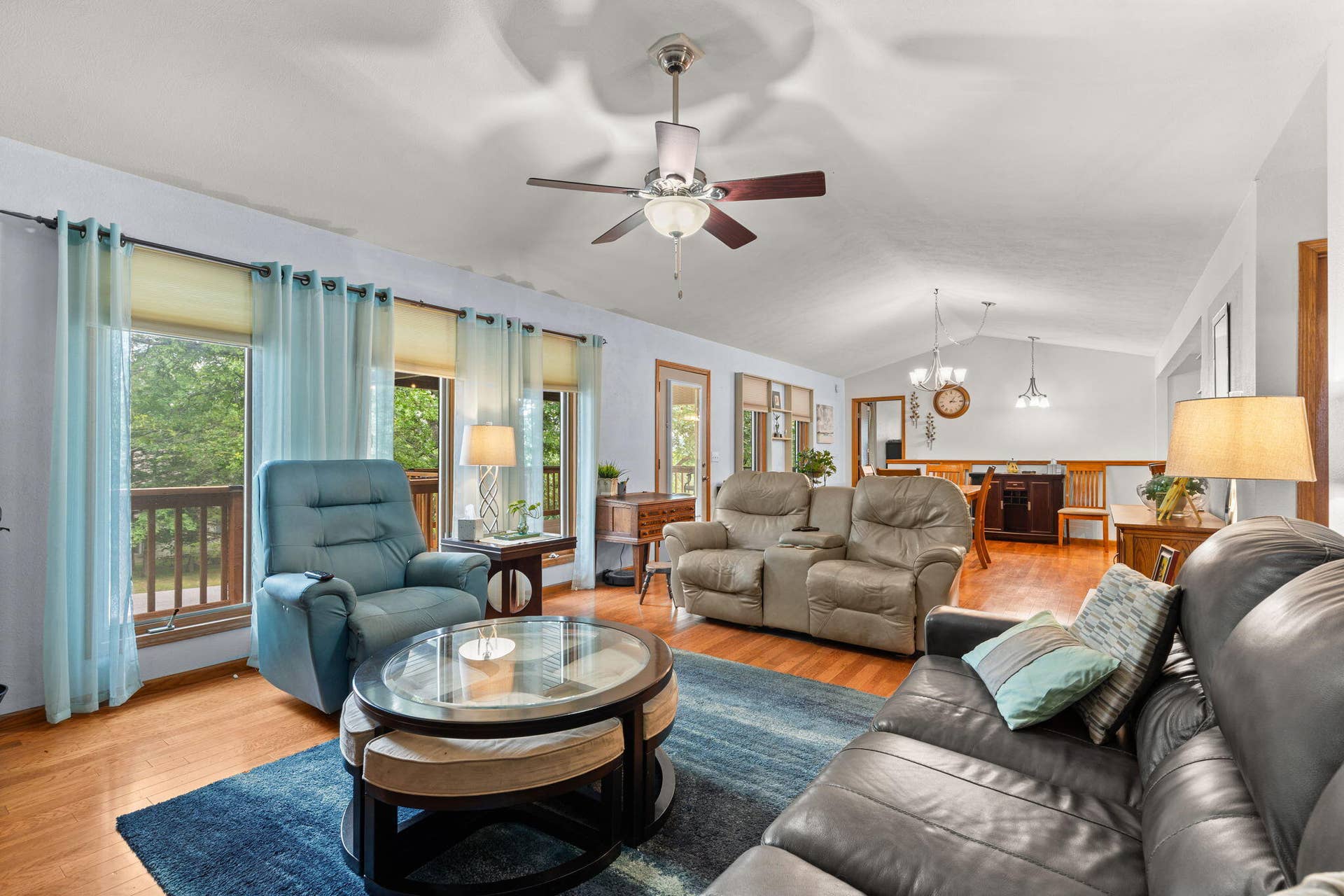 286-Jackson-Ln-Cozy-Living-Room