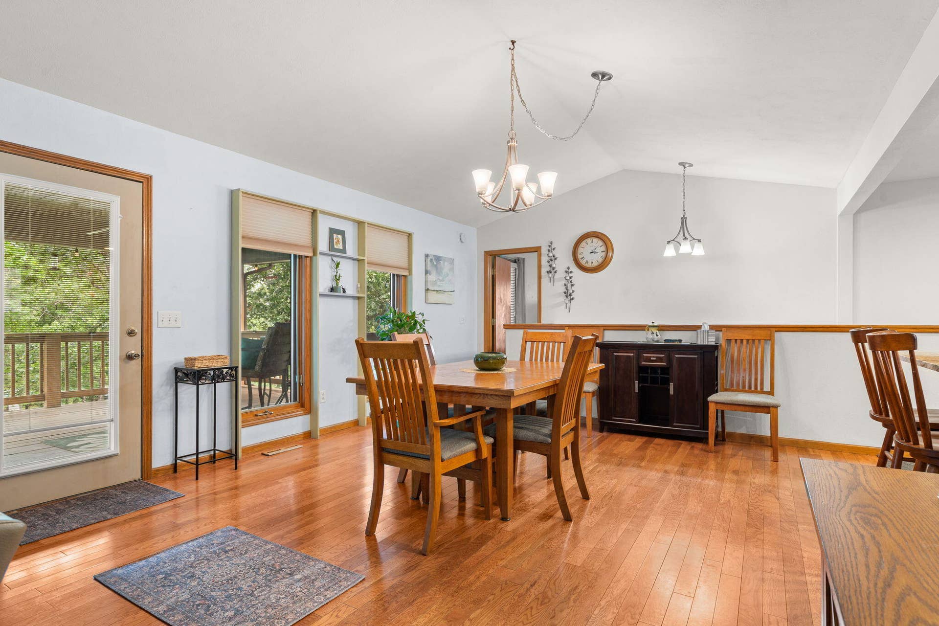 286-Jackson-Ln-Open-Dining-Space