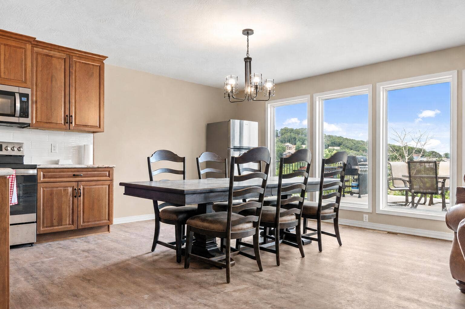 570 Indian Valley Road, Branson West, MO 65737 570-Indian-Valley-Rd-Kitchen-Dining