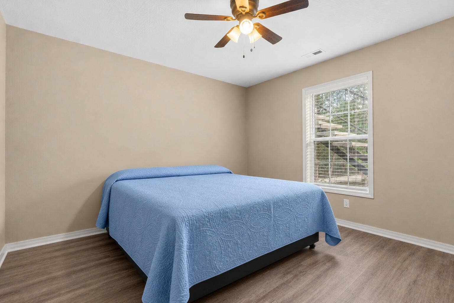 570 Indian Valley Road, Branson West, MO 65737 570-Indian-Valley-Rd-Seamless-Bed-Three