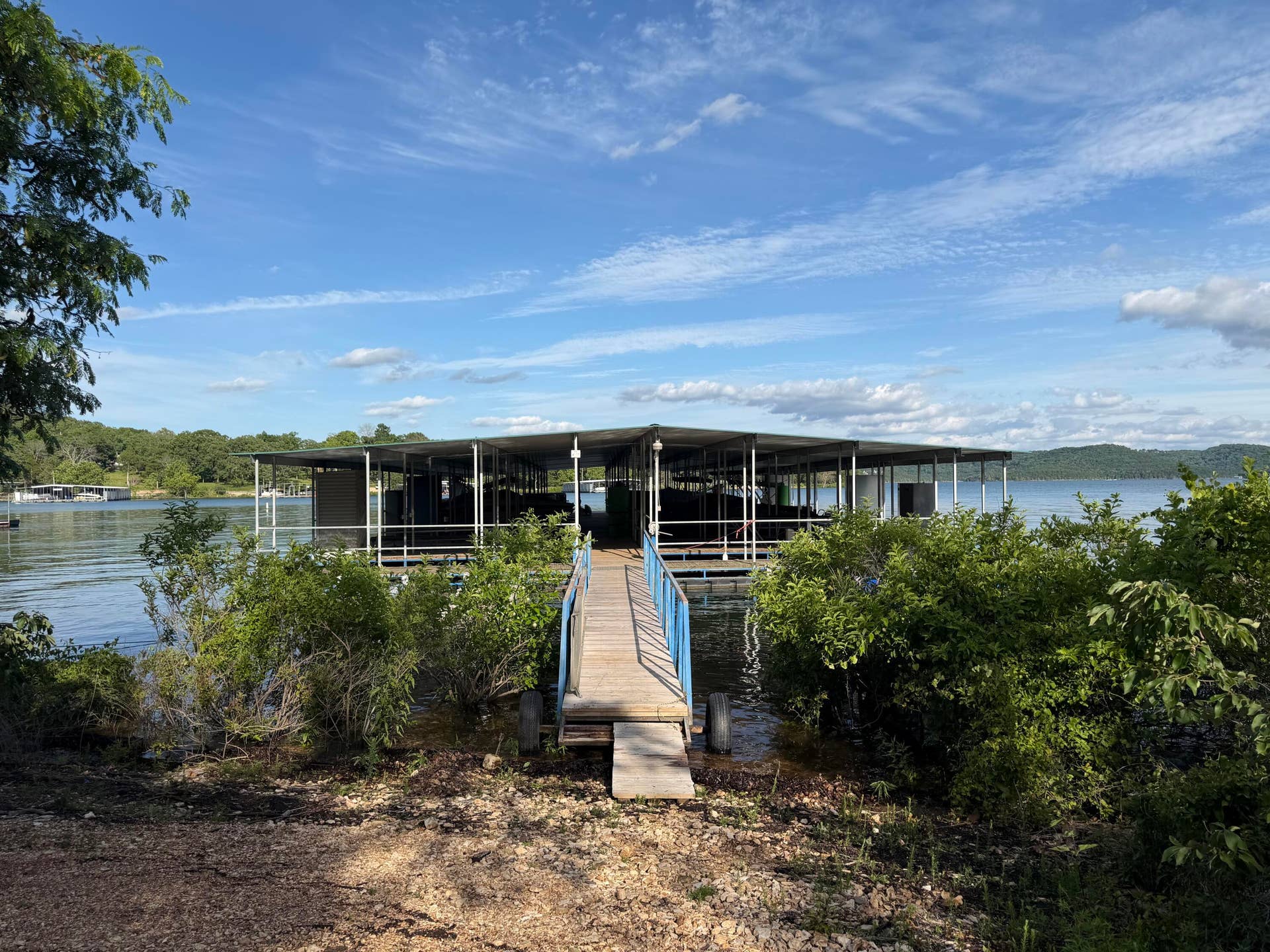 570 Indian Valley Road, Branson West, MO 65737 10x28 Boat Slip Included!