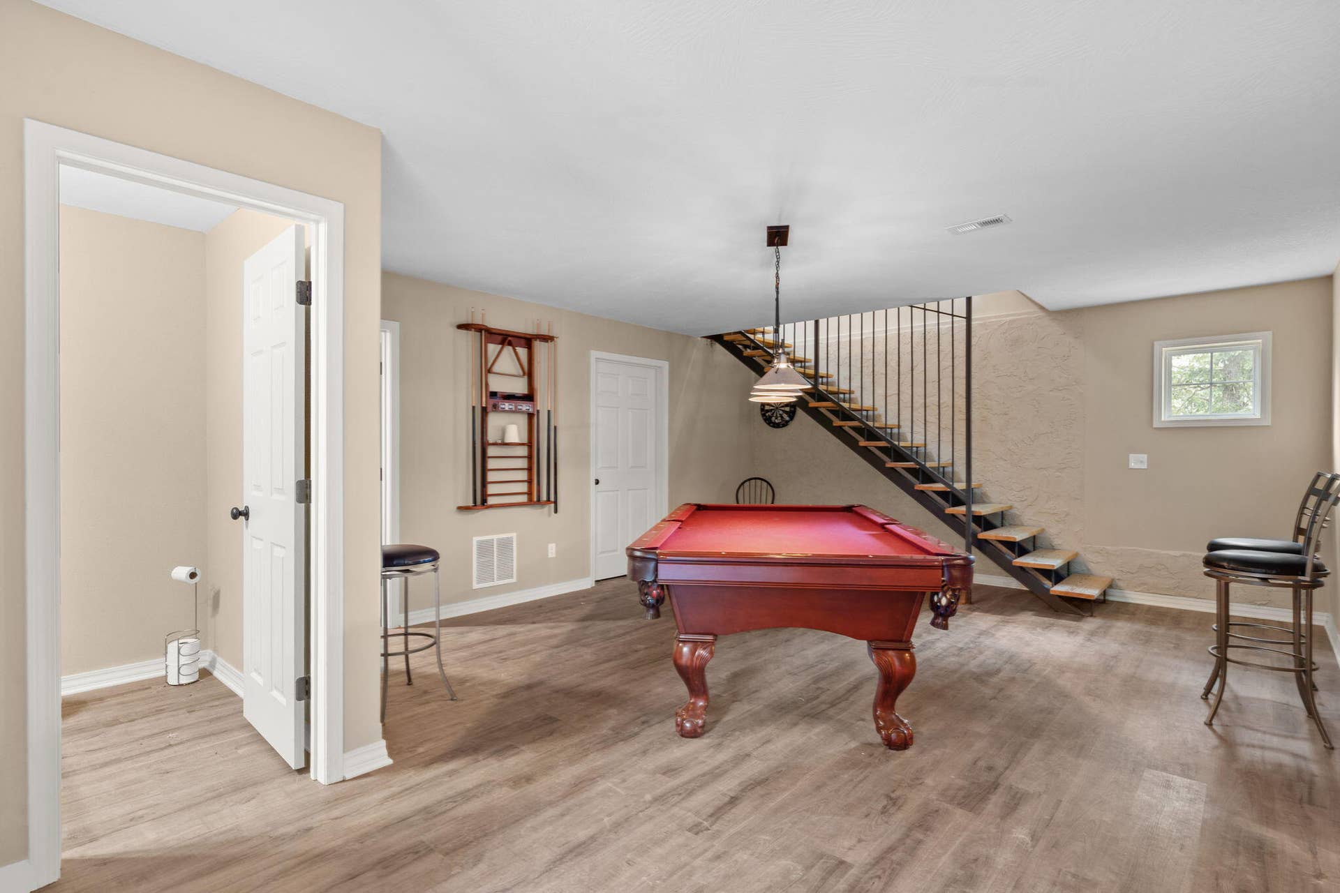 570 Indian Valley Road, Branson West, MO 65737 570-Indian-Valley-Rd-Family-Room