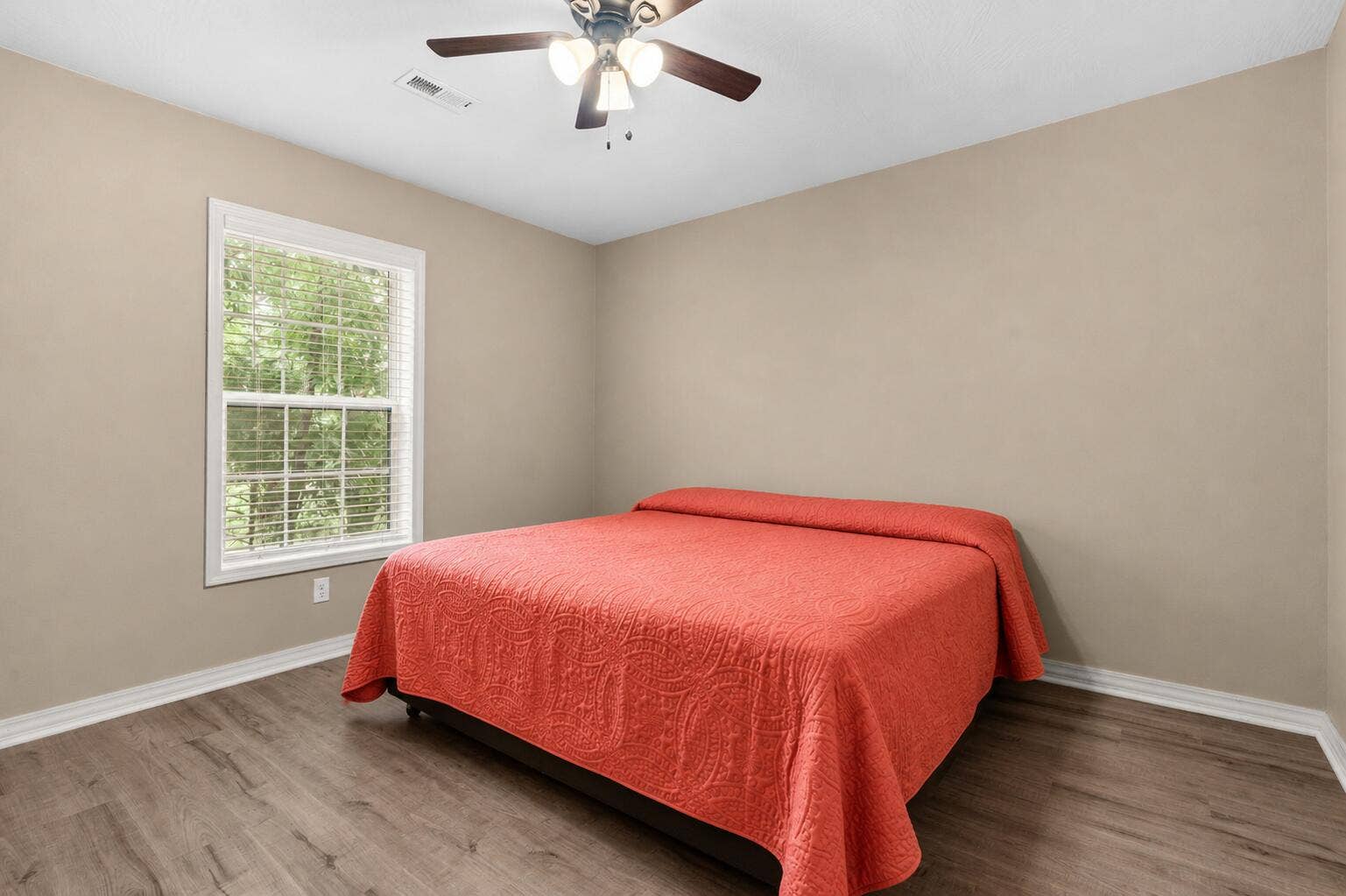 570 Indian Valley Road, Branson West, MO 65737 570-Indian-Valley-Rd-Seamless-Bed-Four