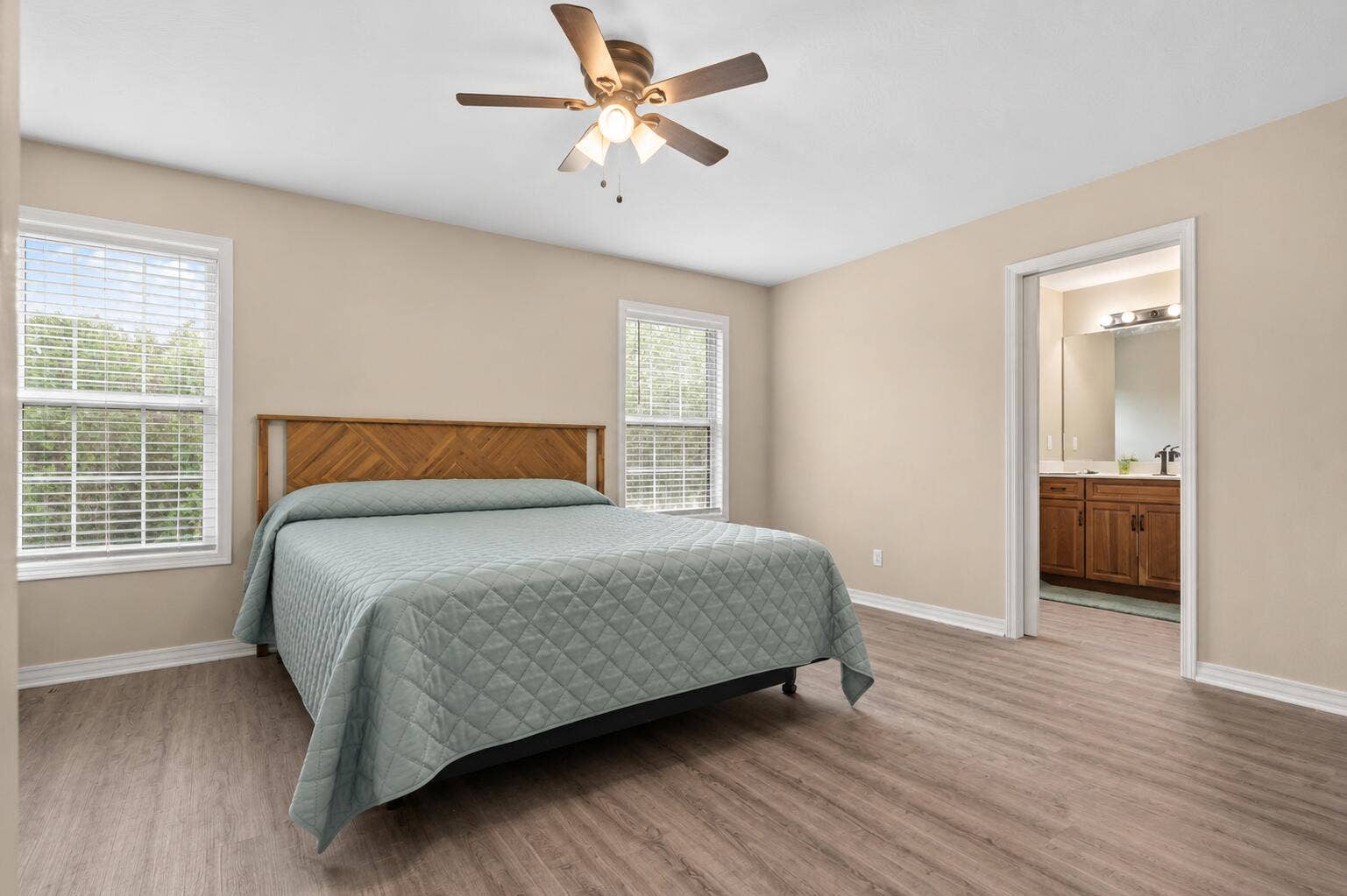 570 Indian Valley Road, Branson West, MO 65737 570-Indian-Valley-Rd-Owner's-Ensuite