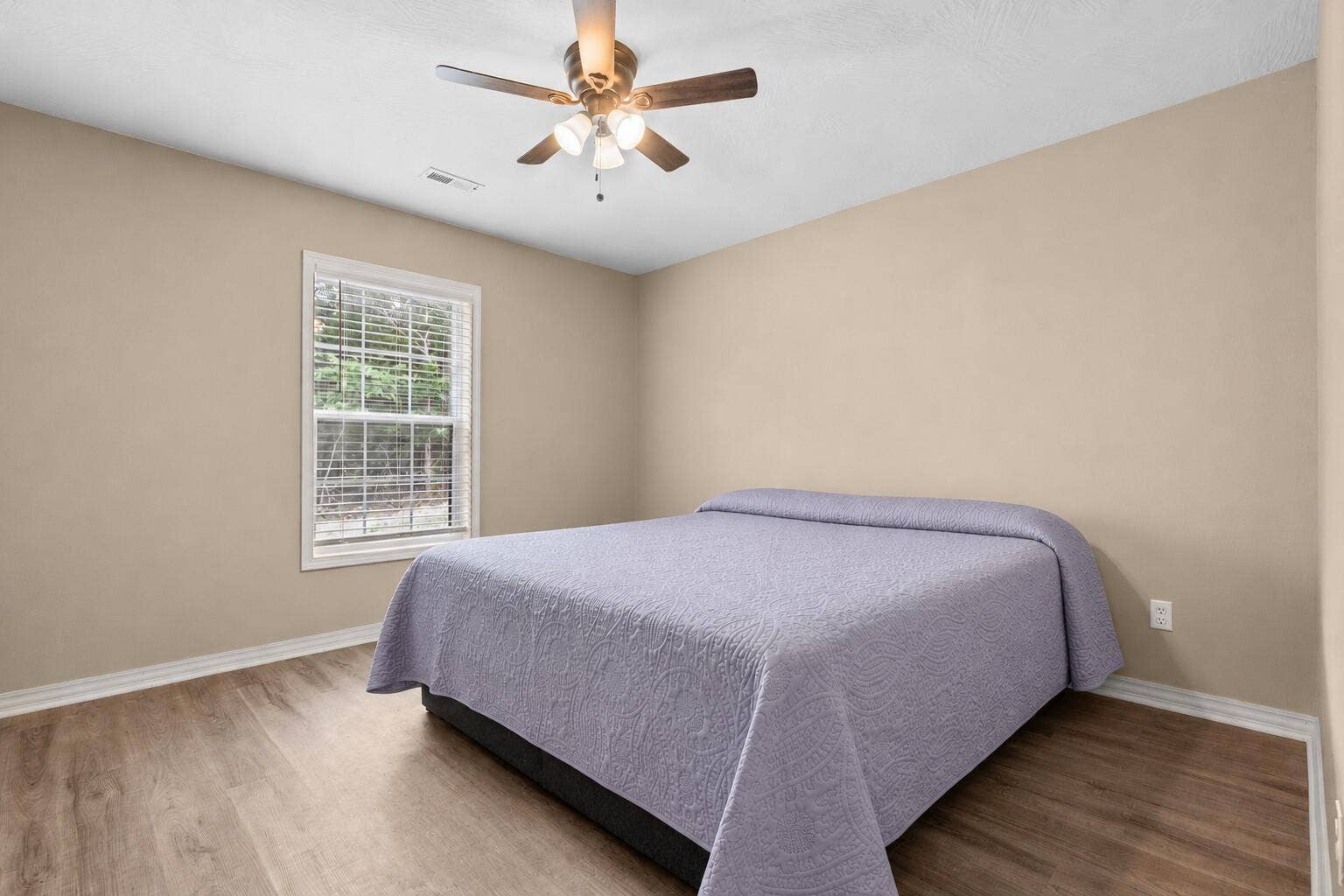 570 Indian Valley Road, Branson West, MO 65737 570-Indian-Valley-Rd-Seamless-Bed-Two