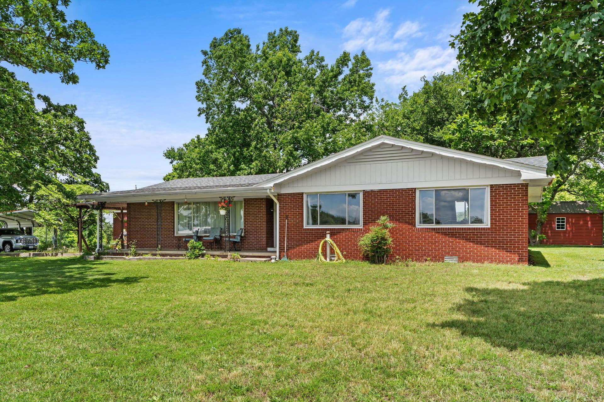 150-Jim-Linegar-Ln-Country-Living