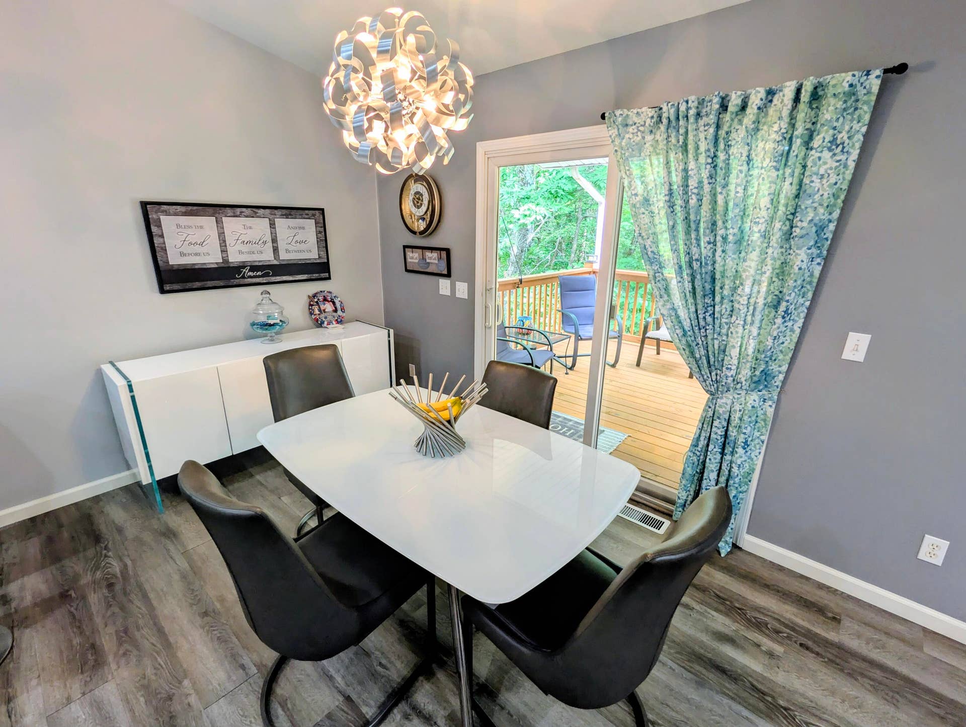 203 Queensberry DR 4