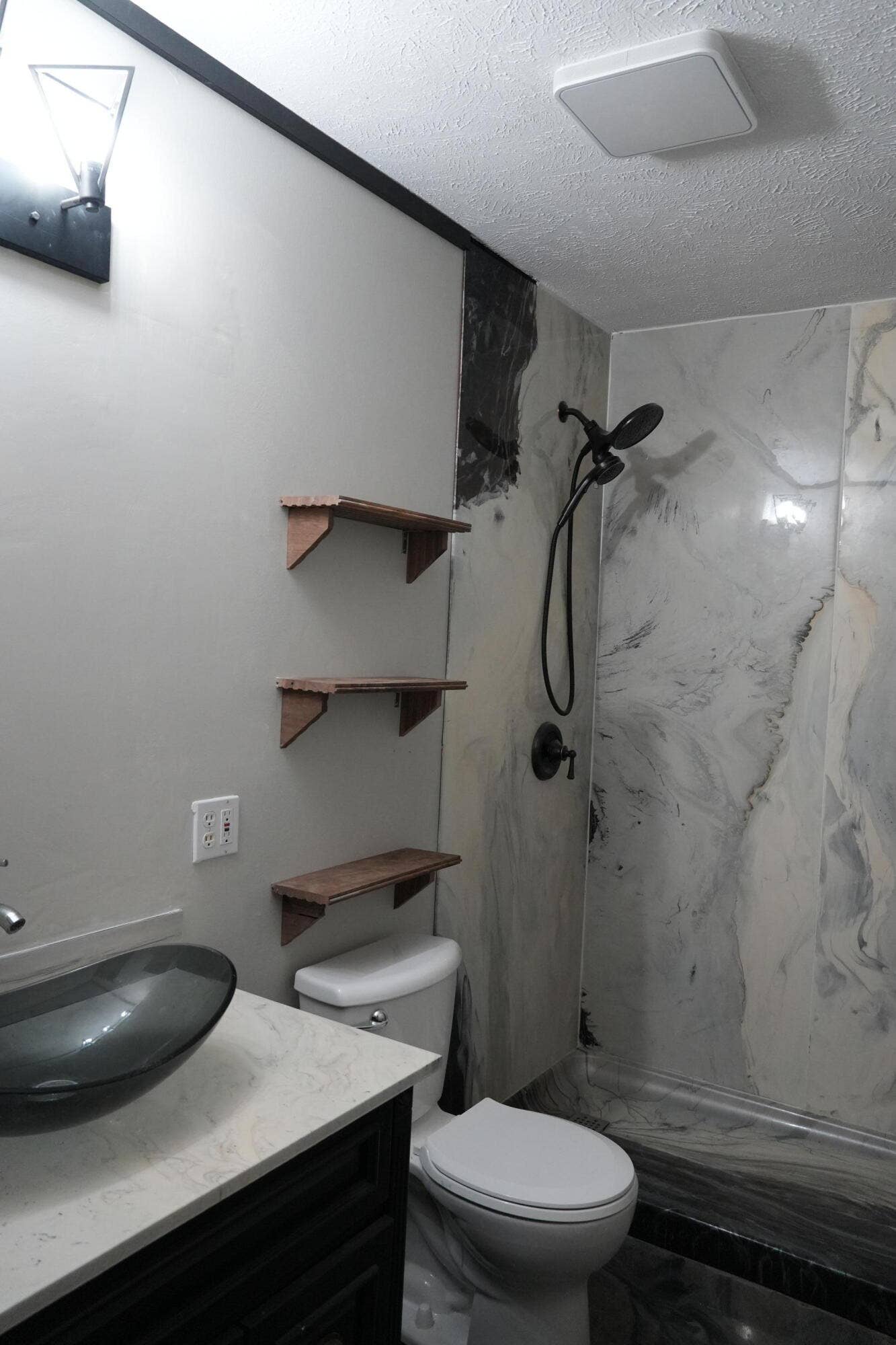 24 Old Still Road, Kimberling City, MO 65686 Apartment Bath