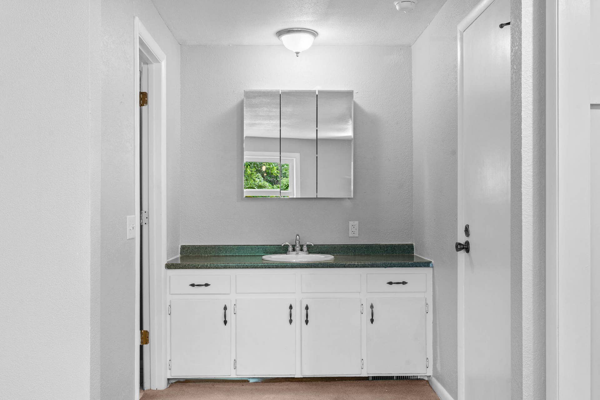 128 Moonvalley Drive, Reeds Spring, MO 65737 128-Moonvalley-Dr-Master-Ensuite