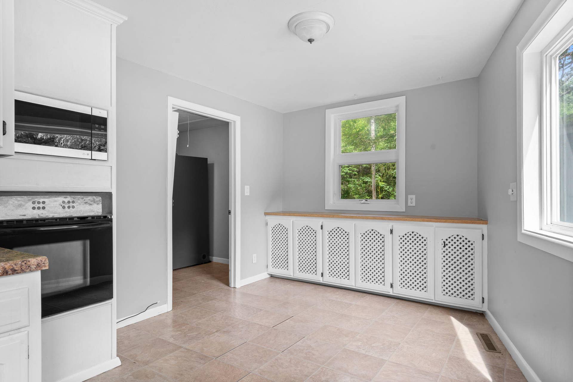 128 Moonvalley Drive, Reeds Spring, MO 65737 128-Moonvalley-Dr-Mealtime-Magic