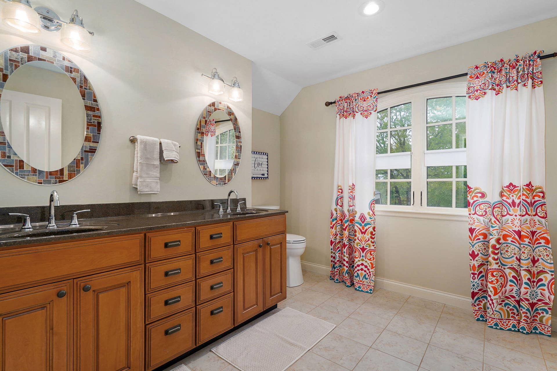 1340 Little Aunts Creek Road, Kimberling City, MO 65686 Large Upstairs Bathroom