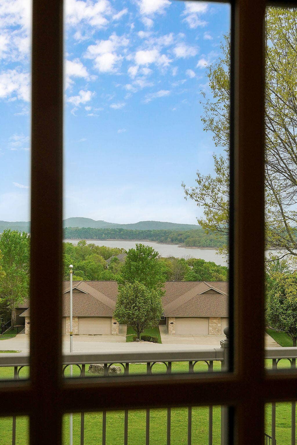1340 Little Aunts Creek Road, Kimberling City, MO 65686 Upstairs Bedroom View