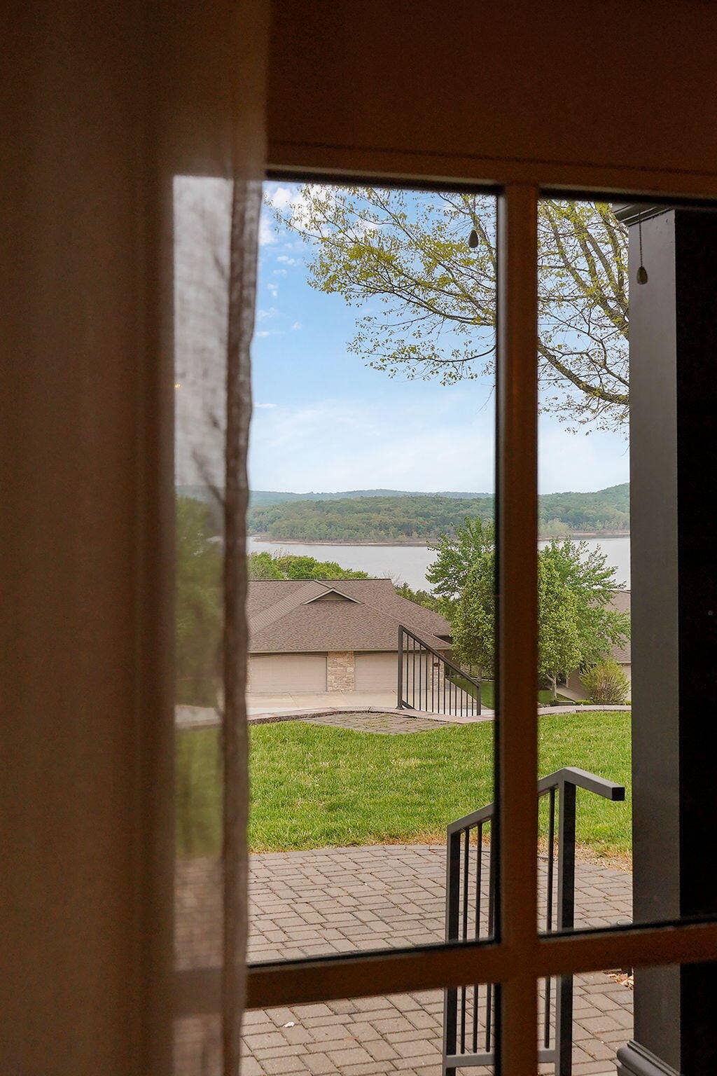 1340 Little Aunts Creek Road, Kimberling City, MO 65686 Living Room View