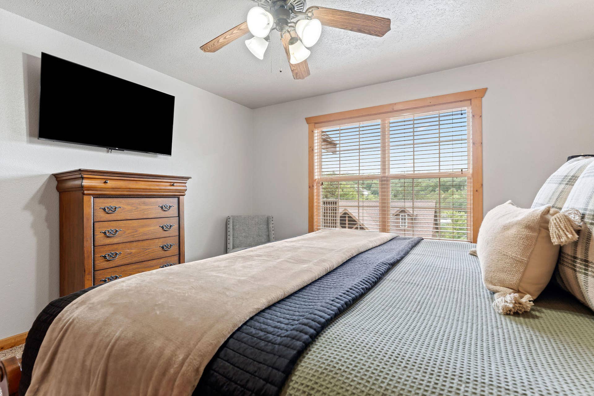 92 Cantwell Lane, #82, Branson West, MO 65737 Bedroom