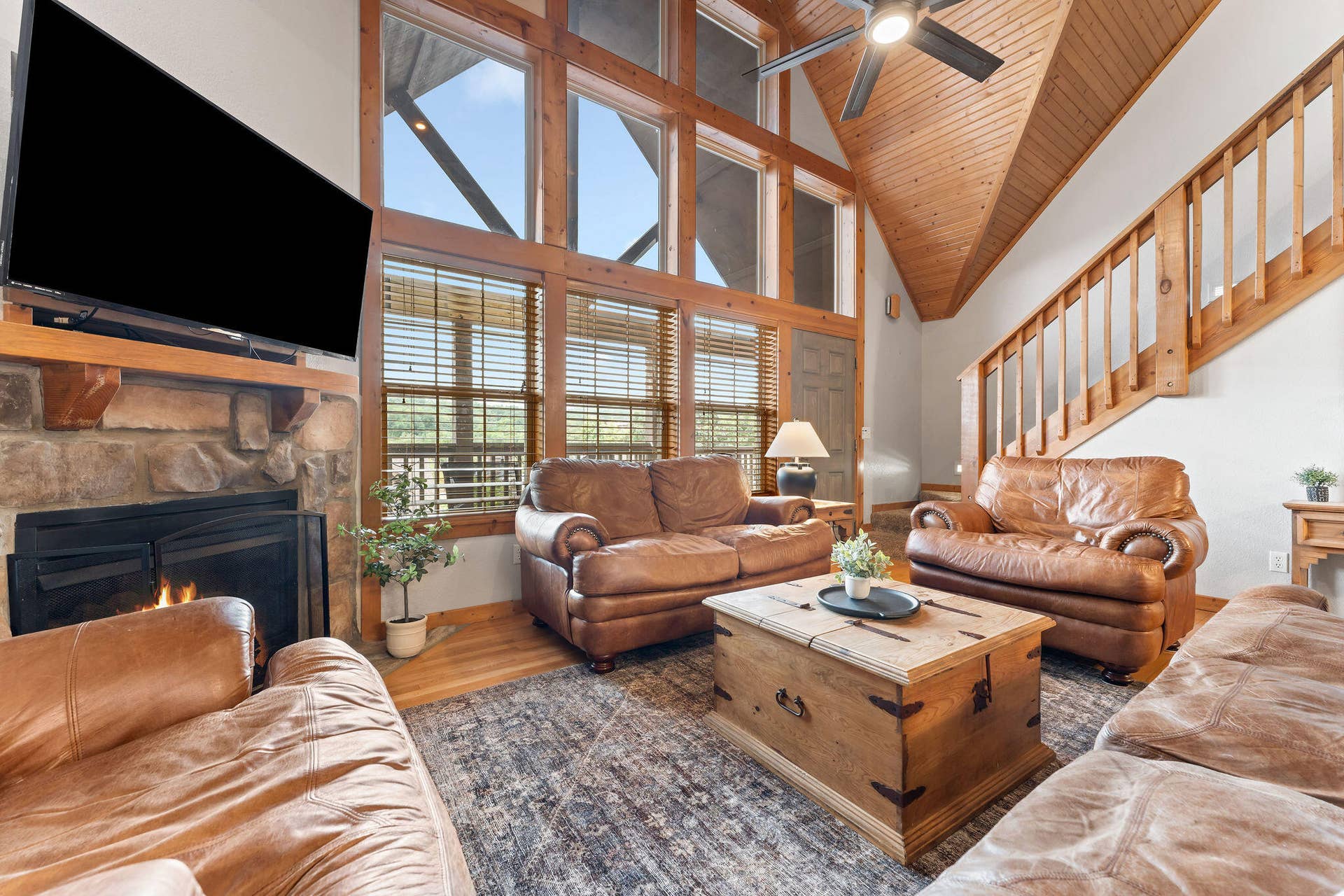 92 Cantwell Lane, #82, Branson West, MO 65737 Living Room