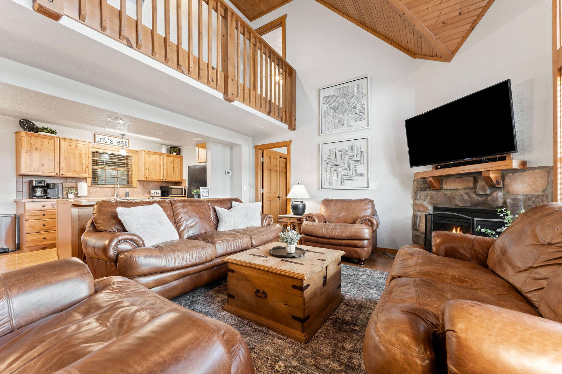 92 Cantwell Lane, #82, Branson West, MO 65737 Living Room
