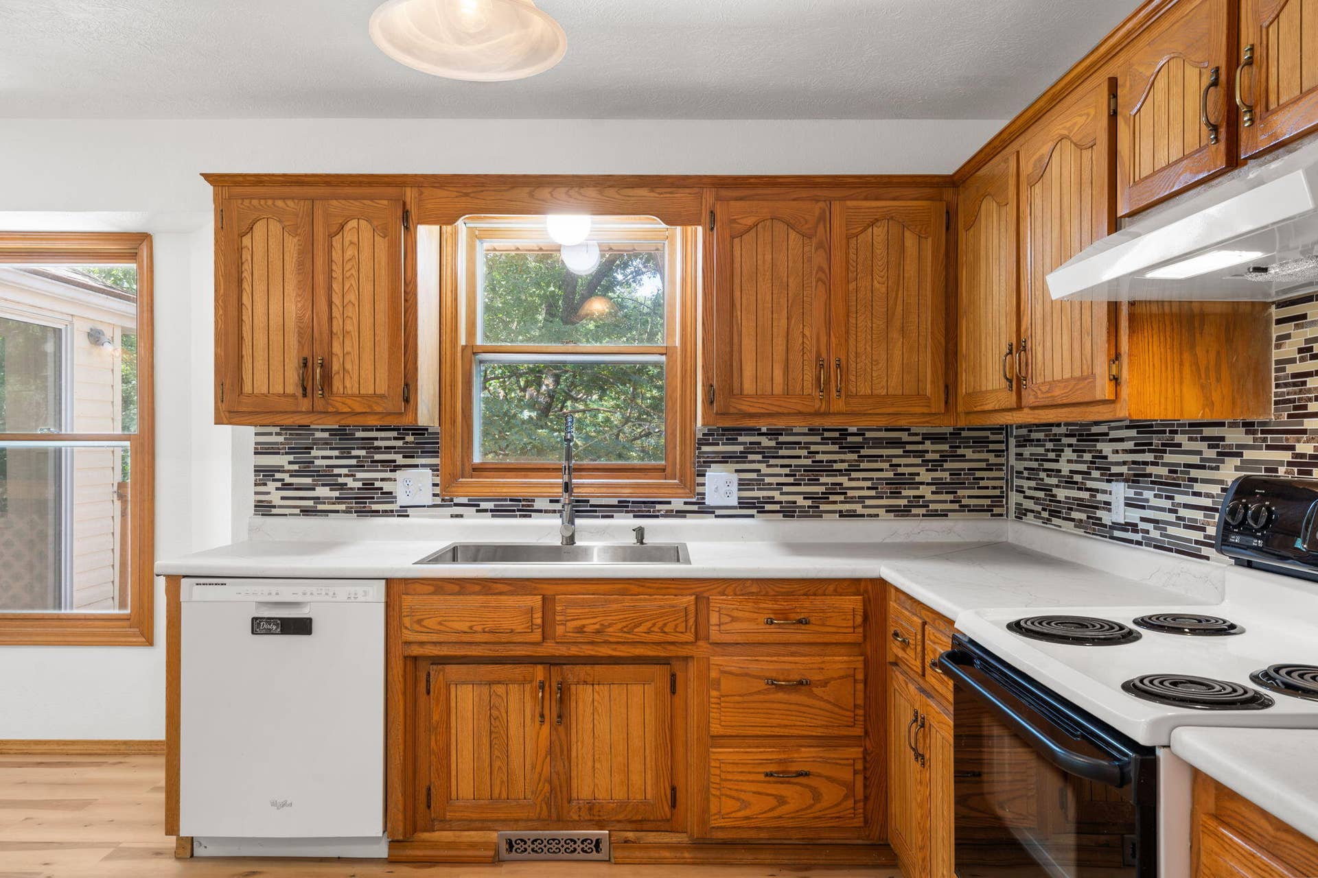 8 Northwoods Drive, Kimberling City, MO 65686 8-Northwoods-Dr-Modern-Kitchen