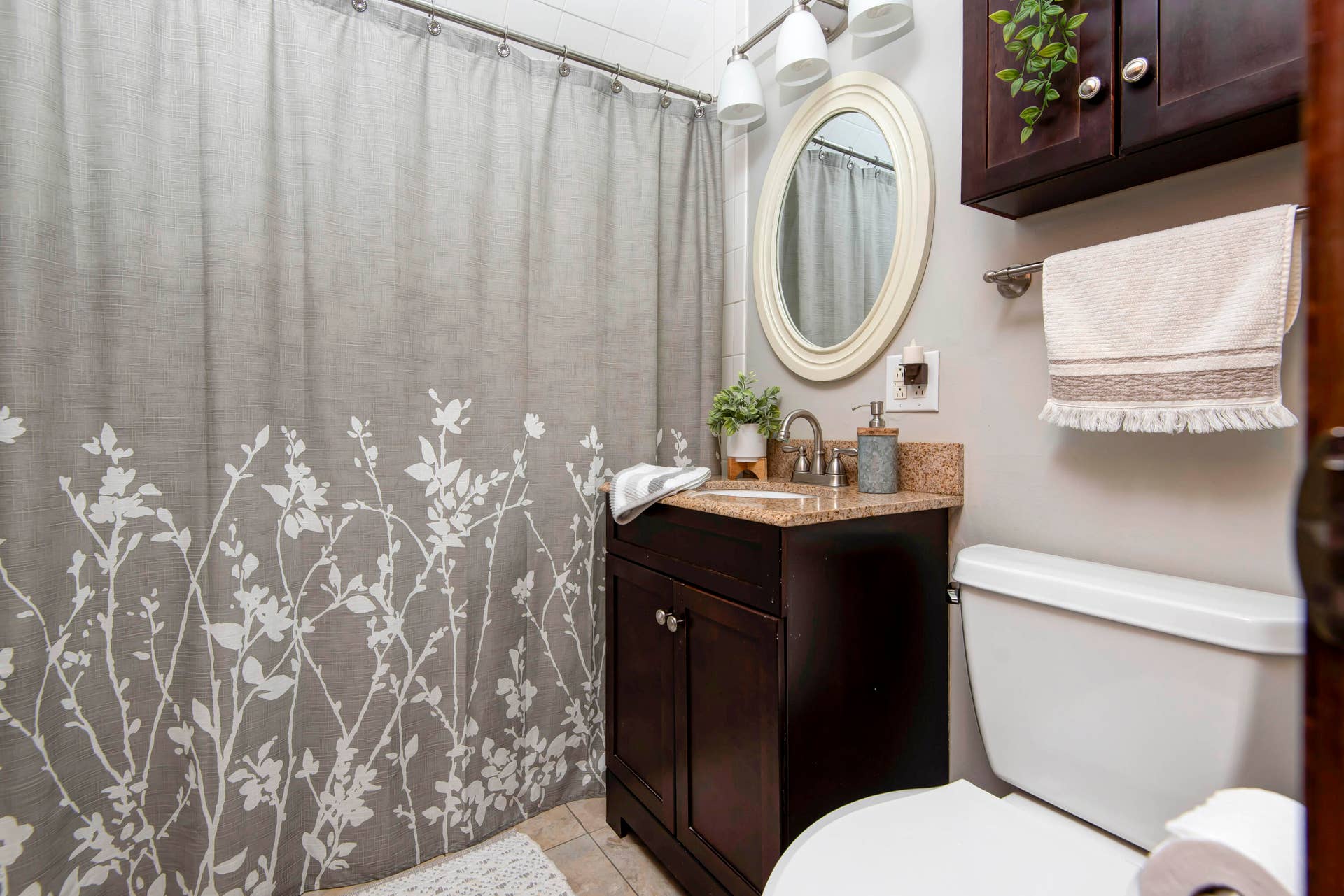 Upper Level Bath