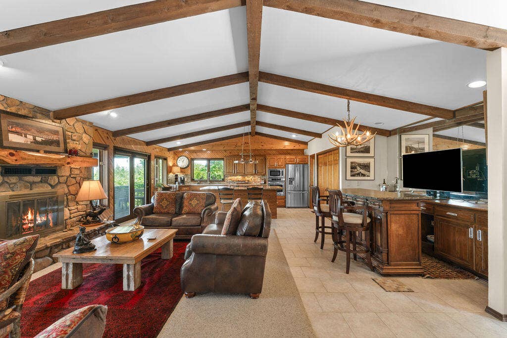 91 Blueview Lane, Kimberling City, MO 65686 Stunning Beamed Ceilings