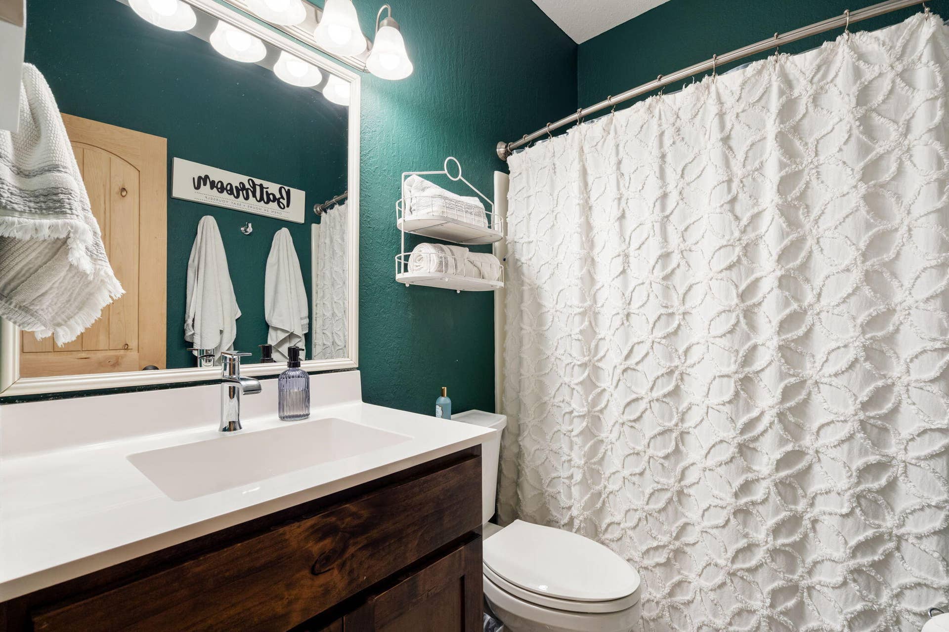 6089 State Hwy Dd, #103, Branson West, MO 65737 6089-St-Hwy-DD-Guest-Bath