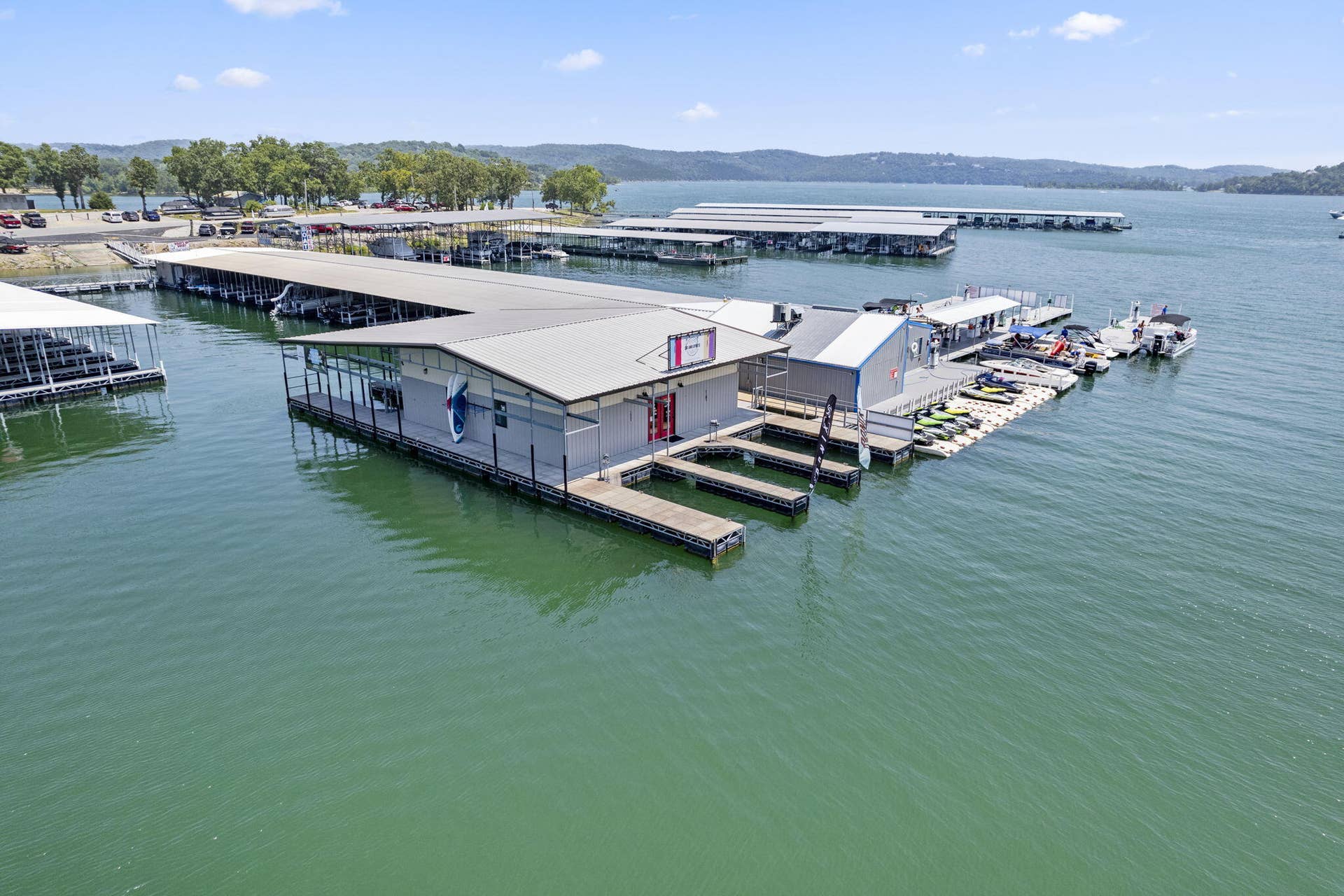 Minutes to Port of Kimberling Marina!