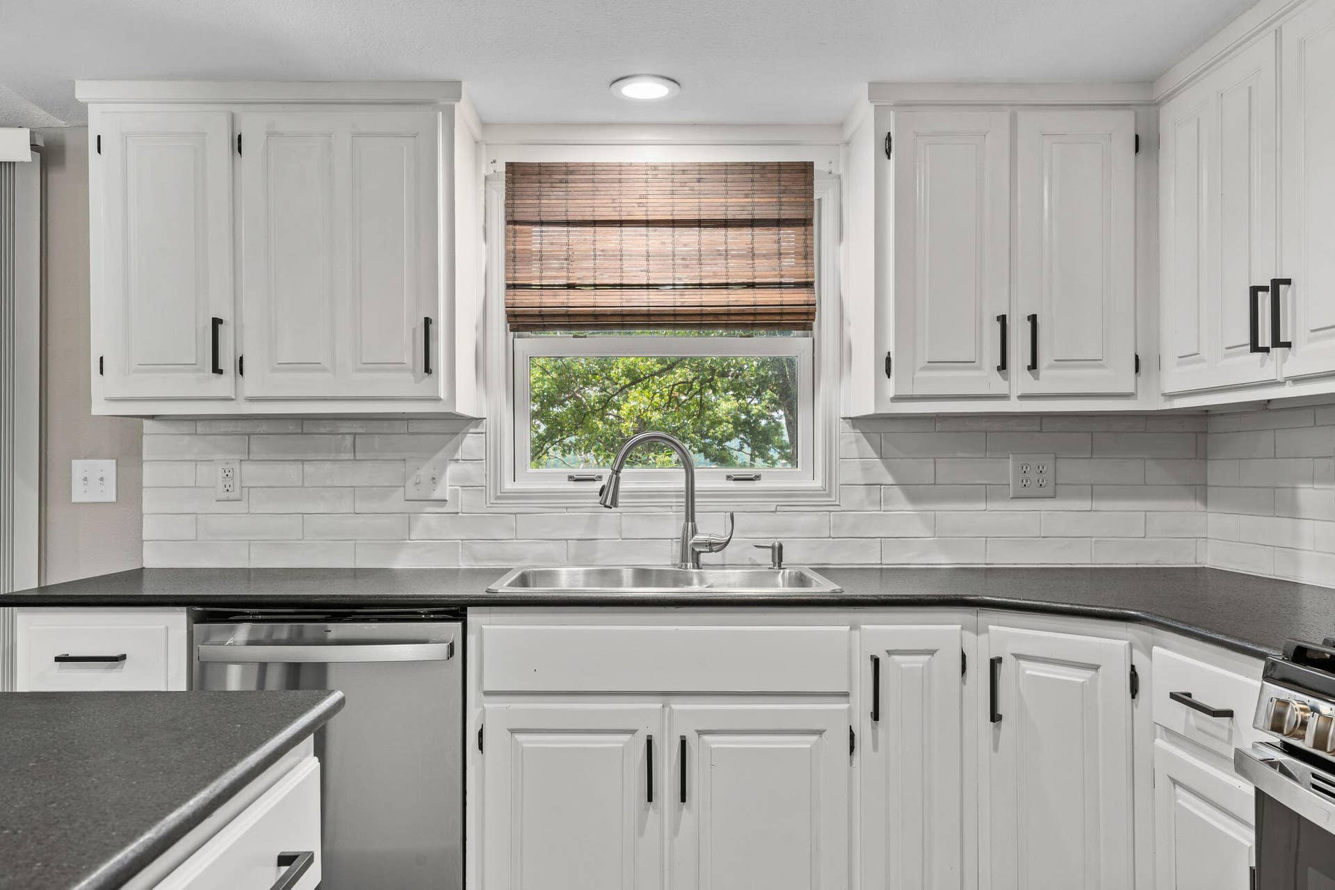 58 Kings Cove Lane, Reeds Spring, MO 65737 58-Kings-Cove-Ln-gourmet-Kitchen