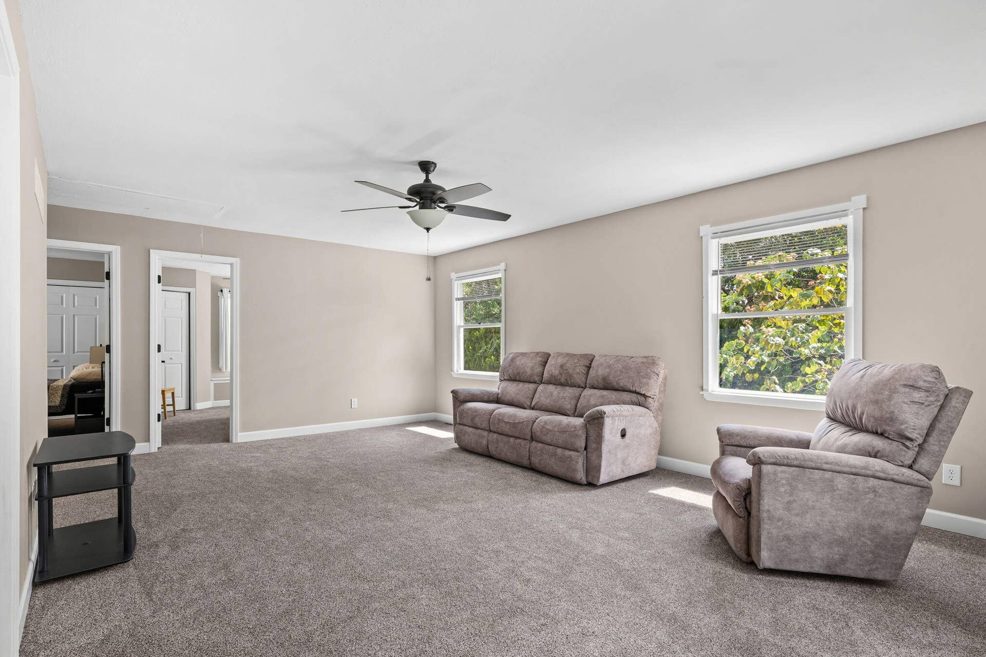 58 Kings Cove Lane, Reeds Spring, MO 65737 58-Kings-Cove-Ln-Lounge-Space