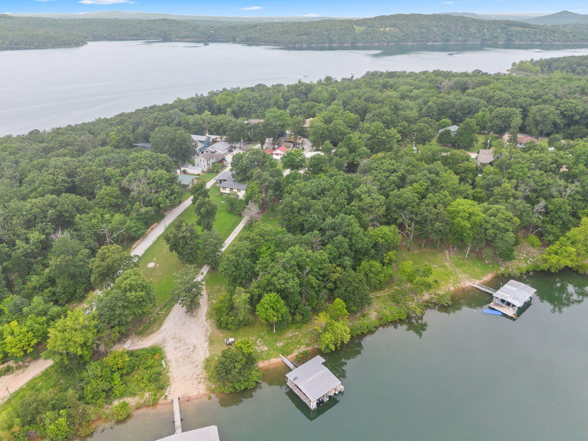 355 Tulip Road, Kimberling City, MO 65686 355-Tulip-Rd-Lake-Toy-Parking