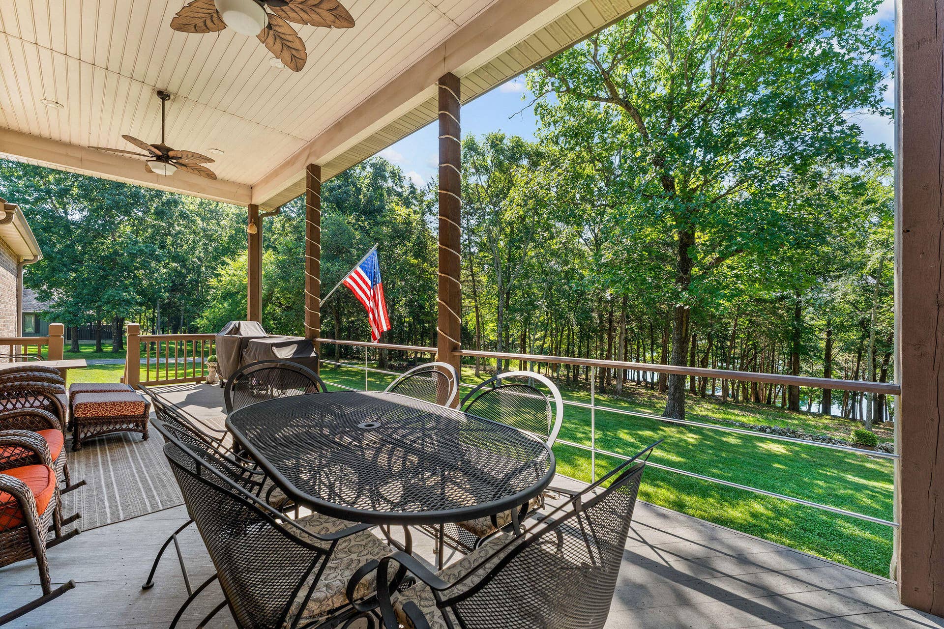 53 Holly Lane, Branson West, MO 65737 Covered Deck