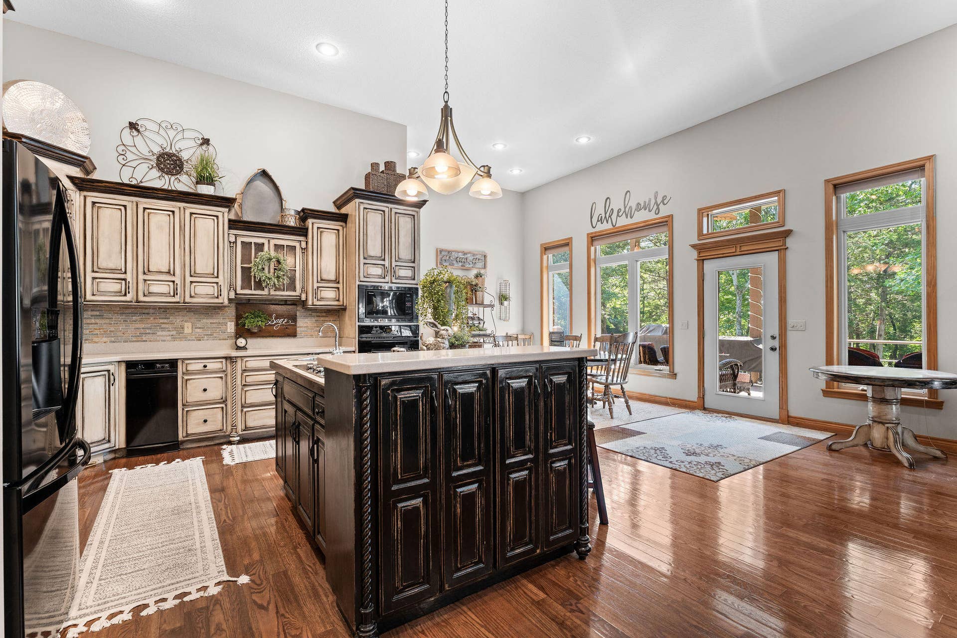 53 Holly Lane, Branson West, MO 65737 Chef-inspired Kitchen