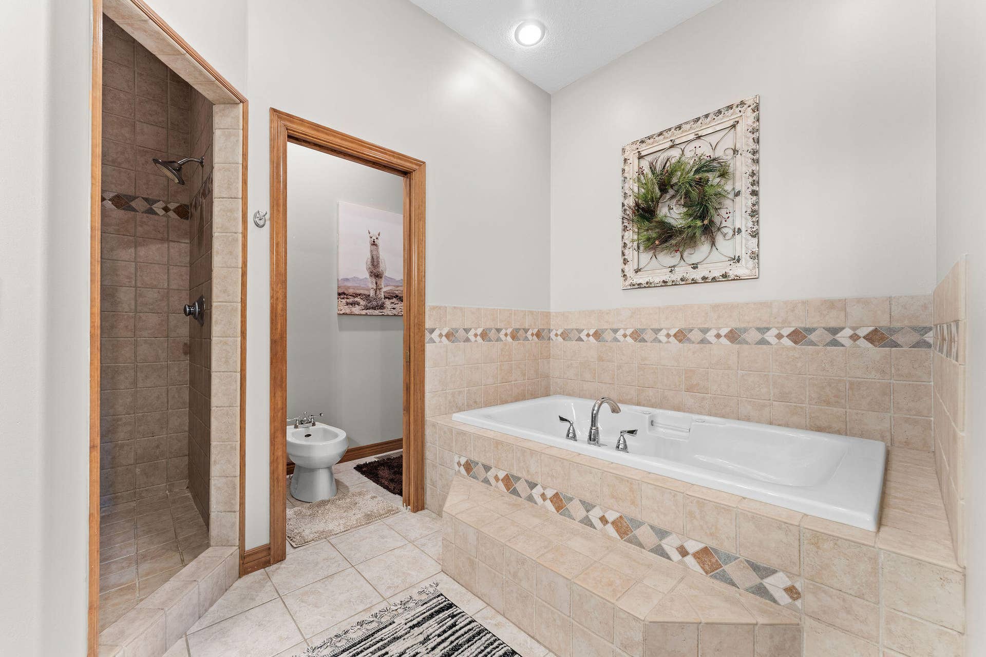 53 Holly Lane, Branson West, MO 65737 Relaxing Jetted Tub