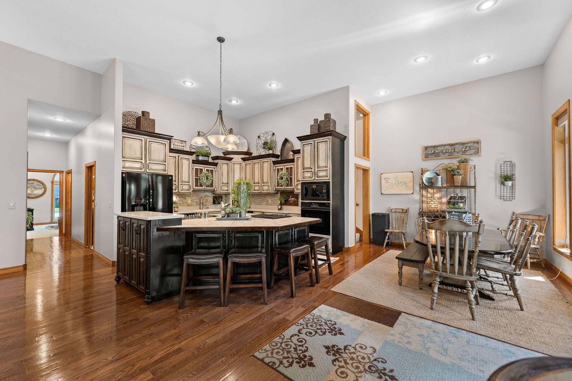 53 Holly Lane, Branson West, MO 65737 Kitchen and Dining Area