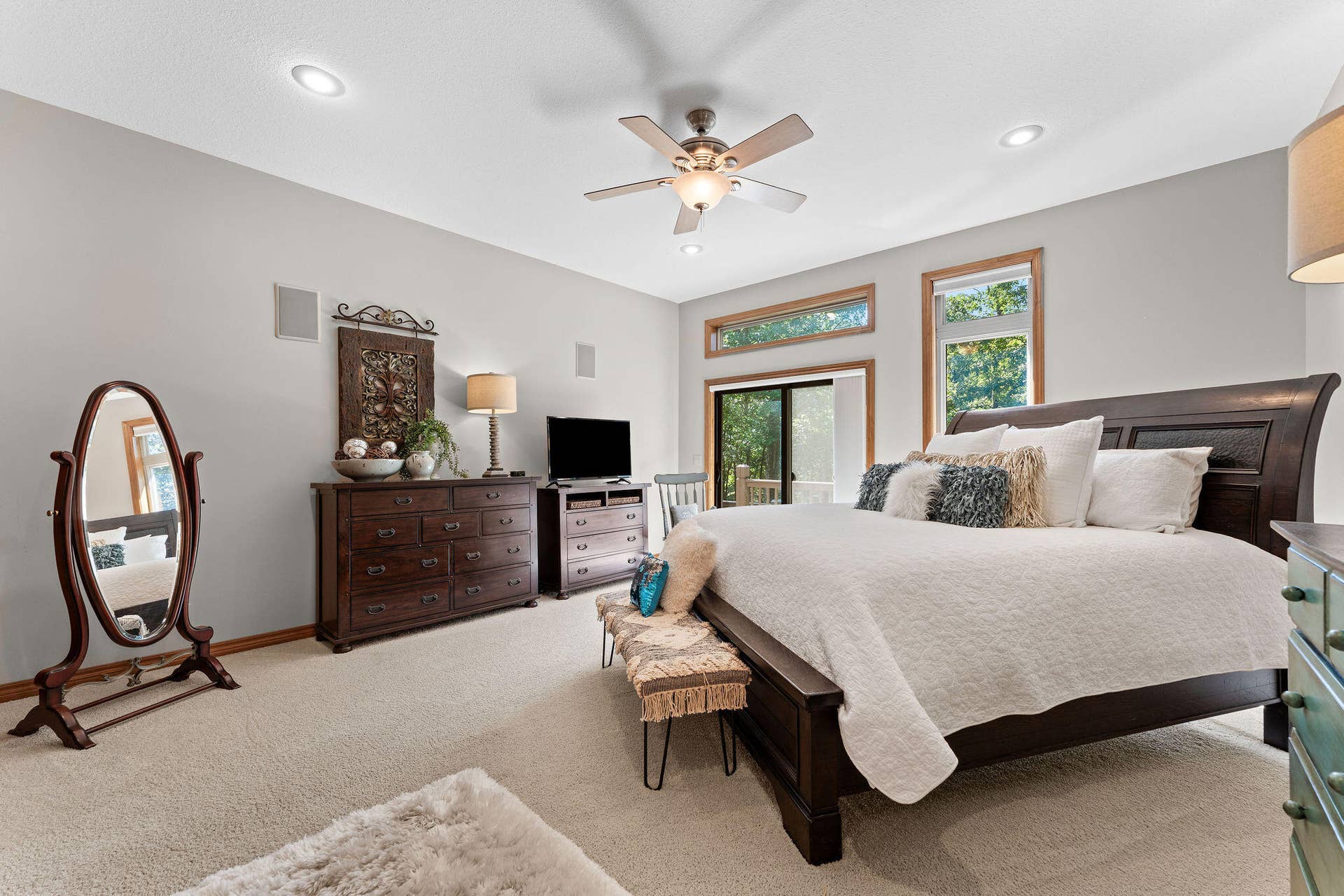 53 Holly Lane, Branson West, MO 65737 Comfortable and Spacious