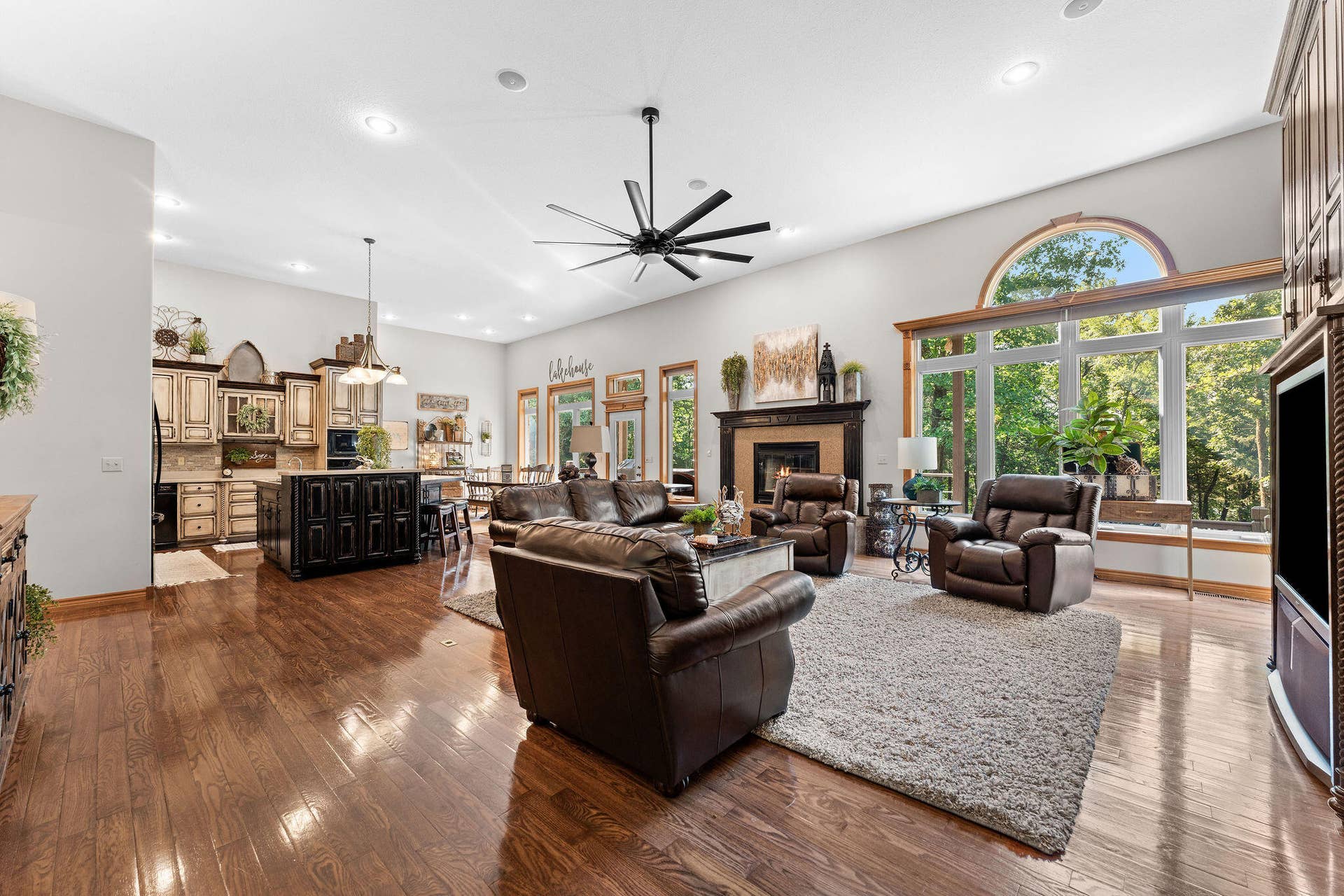 53 Holly Lane, Branson West, MO 65737 Living Room with Table Rock Lakeviews