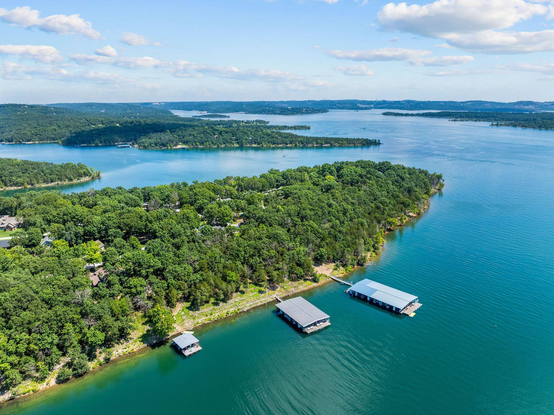53 Holly Lane, Branson West, MO 65737 Quiet but Close to the Action